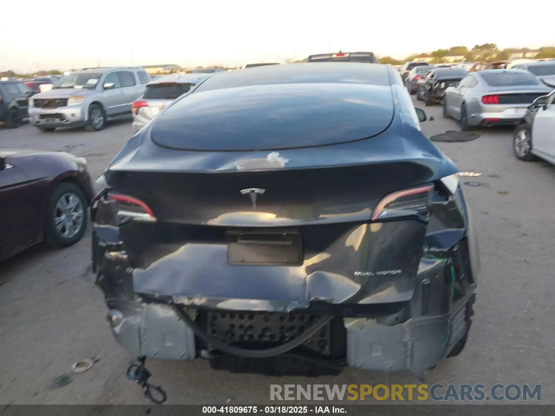 15 Photograph of a damaged car 7SAYGAEE3SF257640 TESLA MODEL Y 2025
