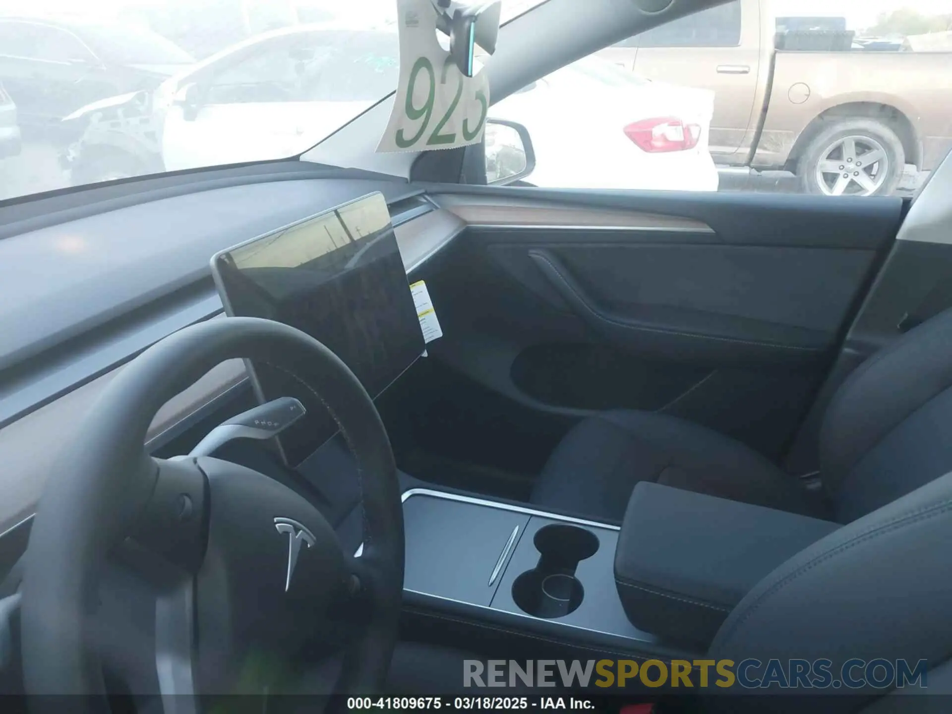 16 Photograph of a damaged car 7SAYGAEE3SF257640 TESLA MODEL Y 2025