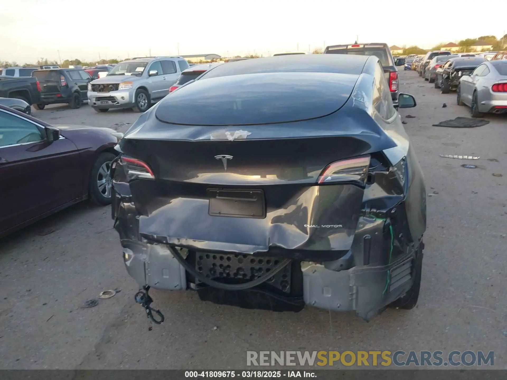 6 Photograph of a damaged car 7SAYGAEE3SF257640 TESLA MODEL Y 2025
