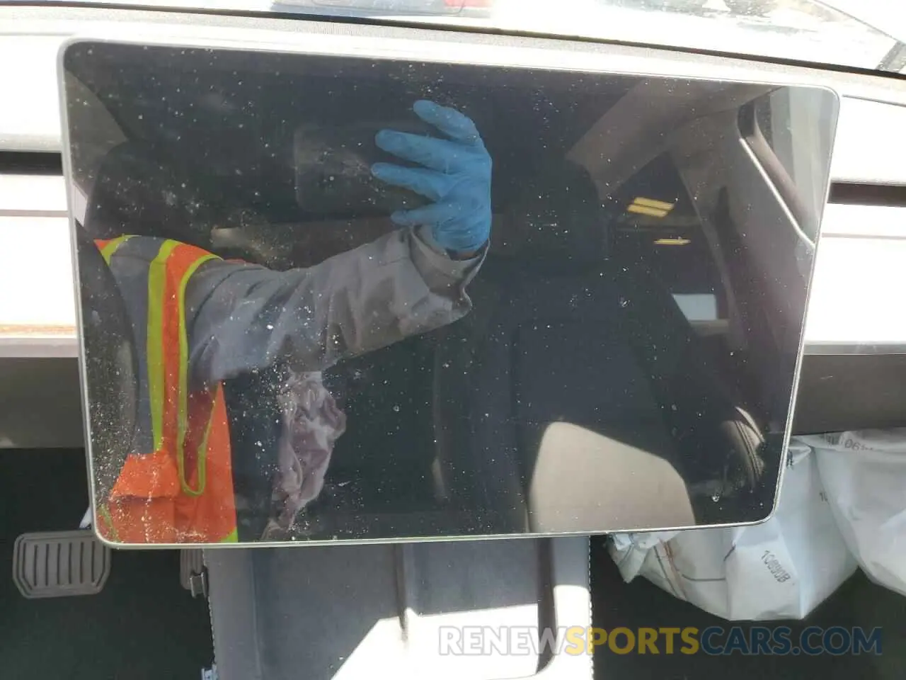 9 Photograph of a damaged car 7SAYGAEE5SF217365 TESLA MODEL Y 2025