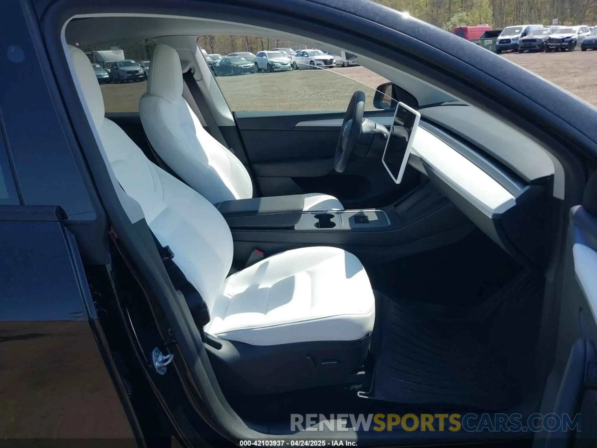 5 Photograph of a damaged car 7SAYGAEE5SF249006 TESLA MODEL Y 2025