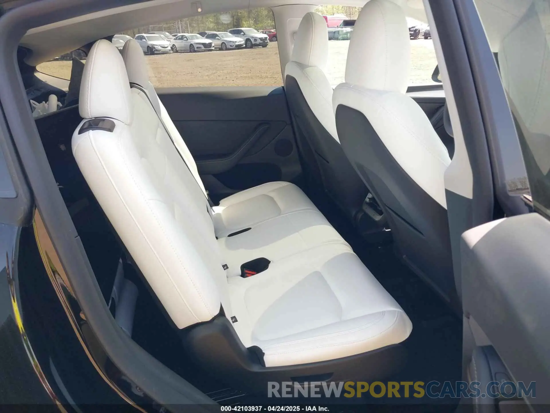 8 Photograph of a damaged car 7SAYGAEE5SF249006 TESLA MODEL Y 2025