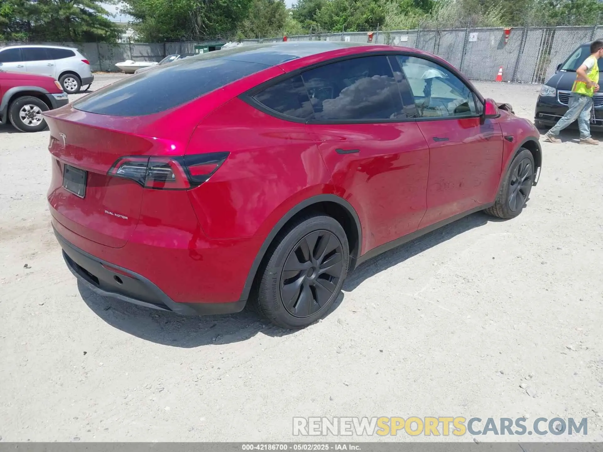 4 Photograph of a damaged car 7SAYGAEE8SF265863 TESLA MODEL Y 2025