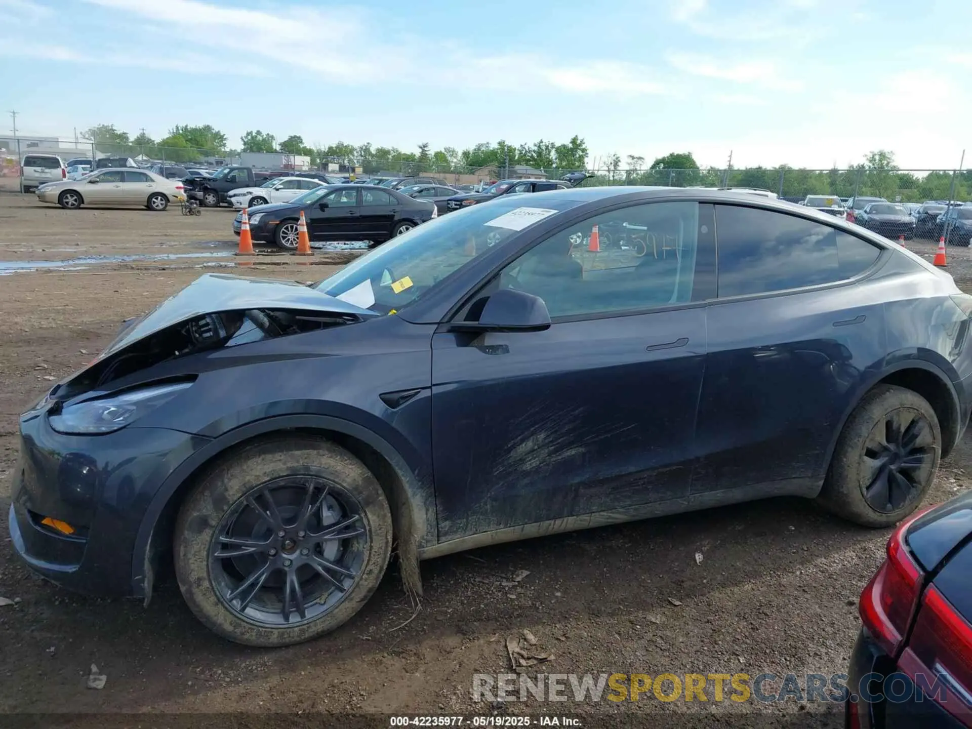 13 Photograph of a damaged car 7SAYGAEE9SF287905 TESLA MODEL Y 2025