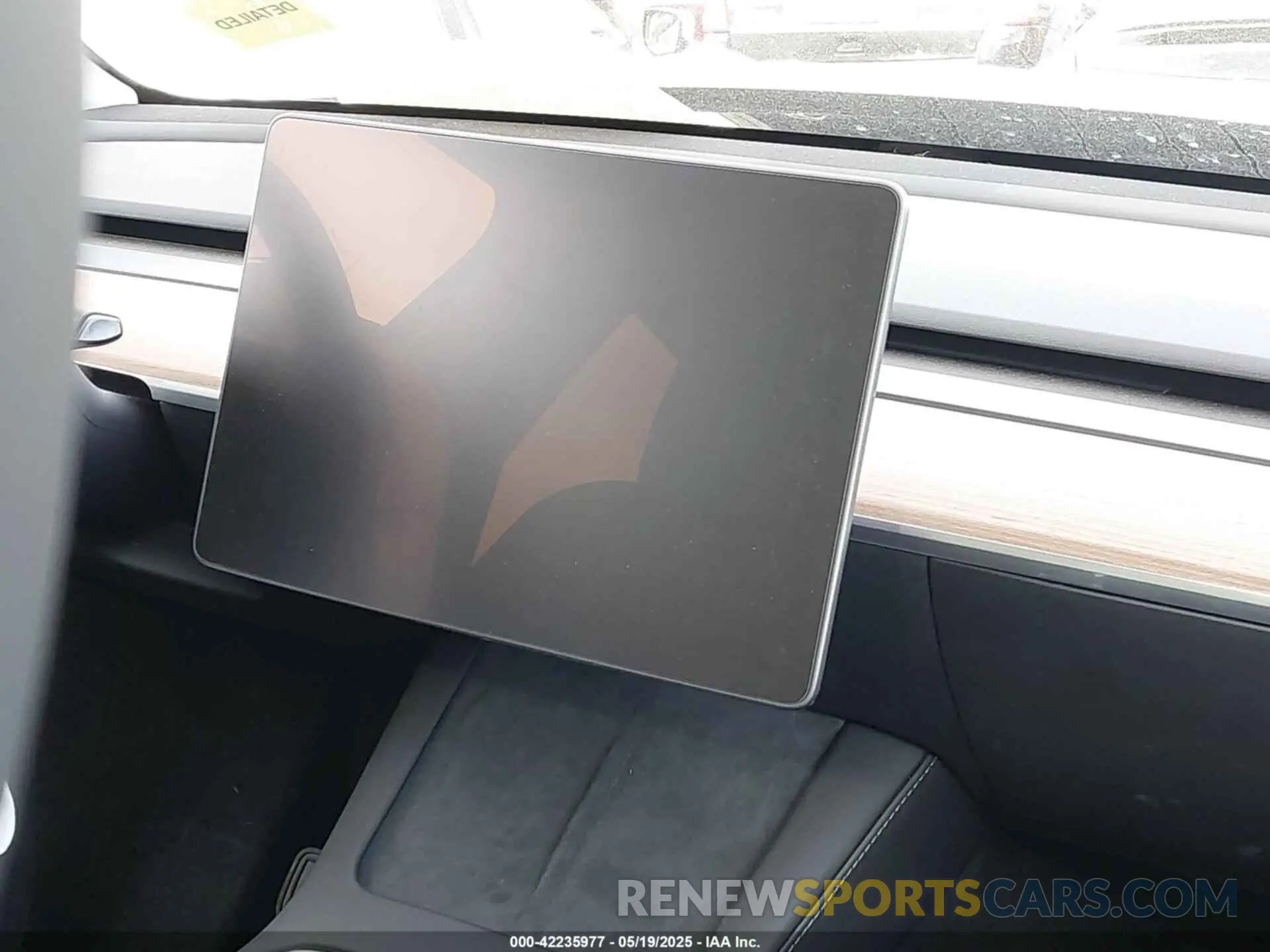 16 Photograph of a damaged car 7SAYGAEE9SF287905 TESLA MODEL Y 2025