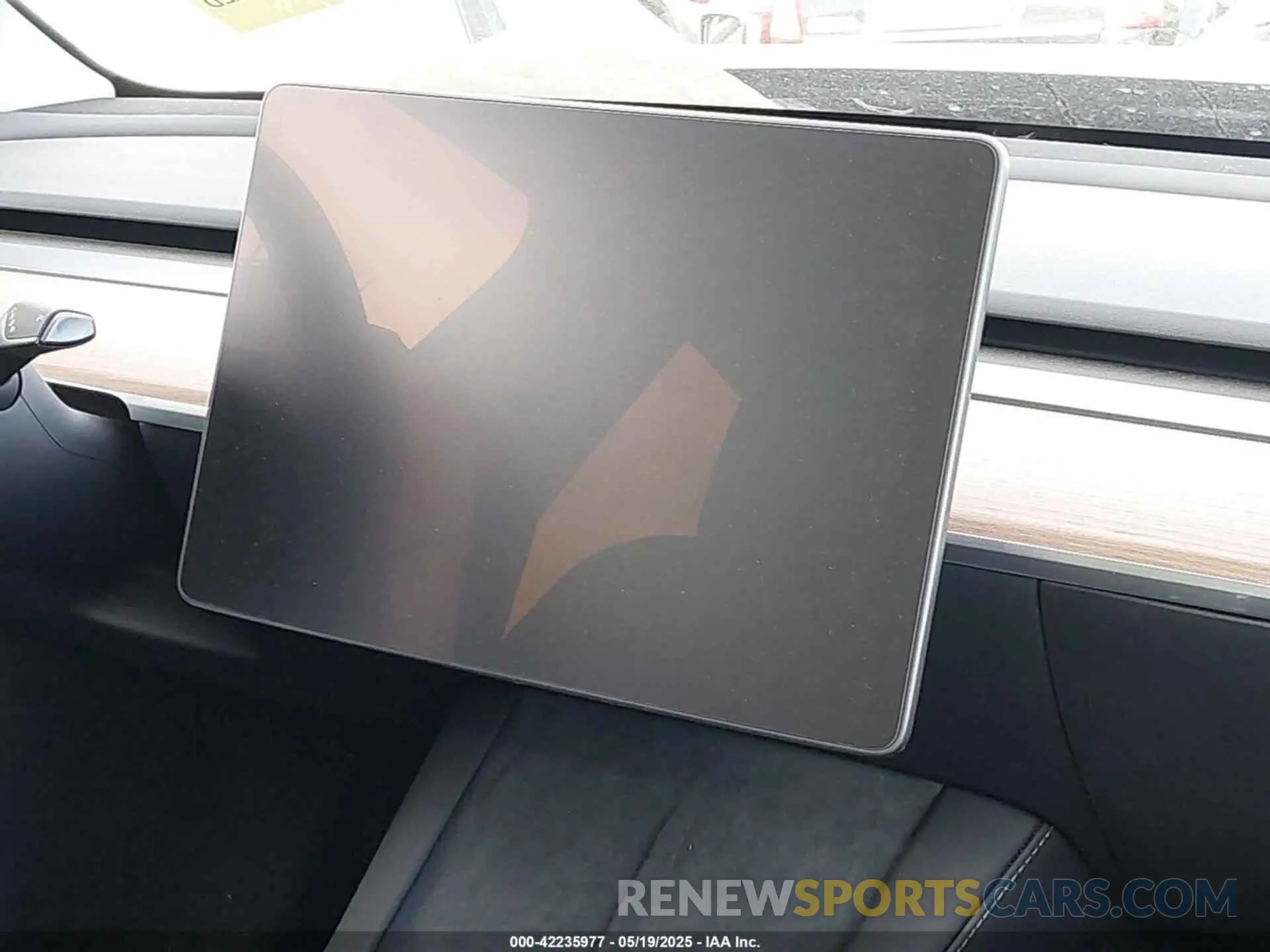 17 Photograph of a damaged car 7SAYGAEE9SF287905 TESLA MODEL Y 2025