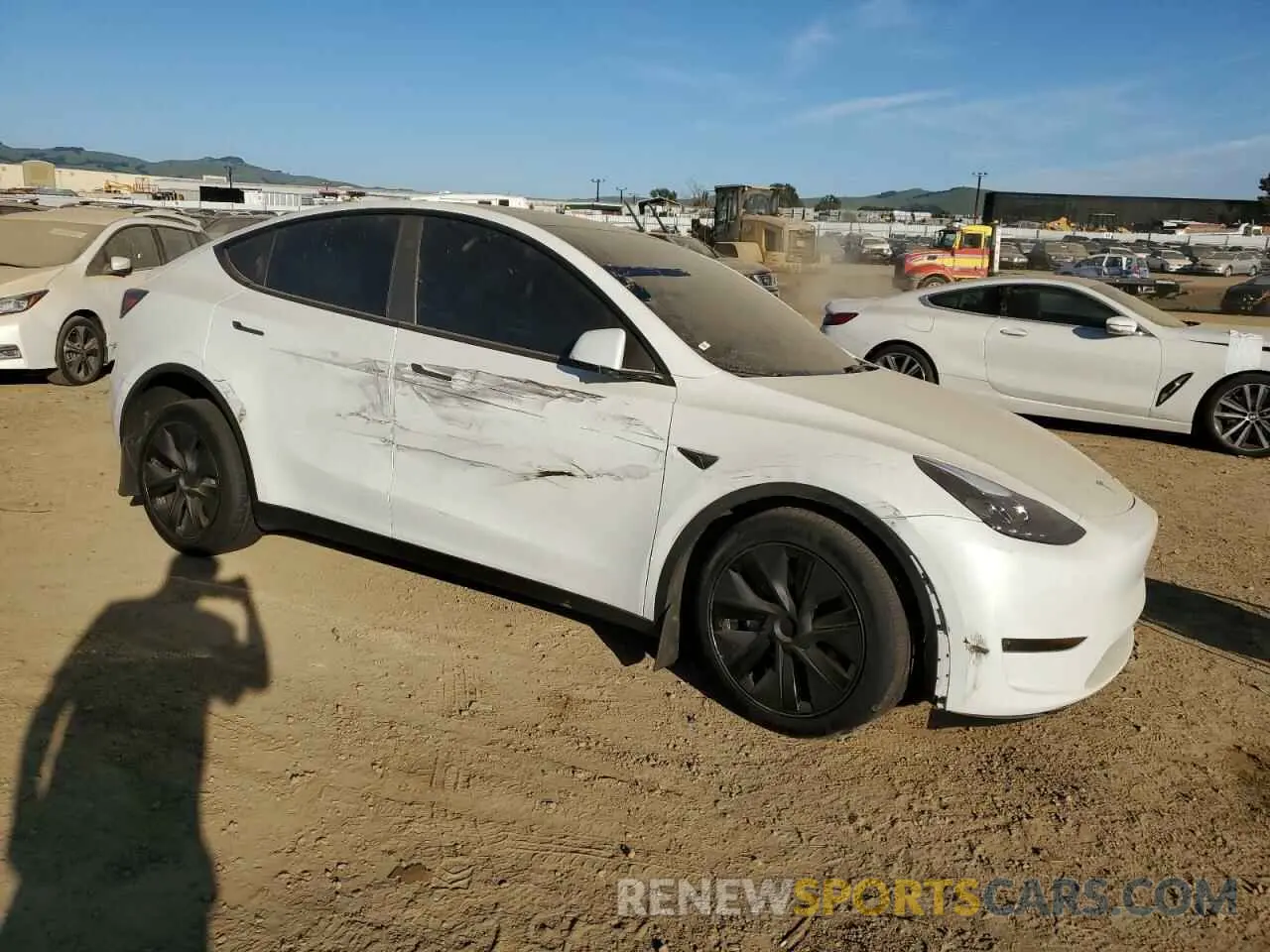 4 Photograph of a damaged car 7SAYGAEEXSF268926 TESLA MODEL Y 2025