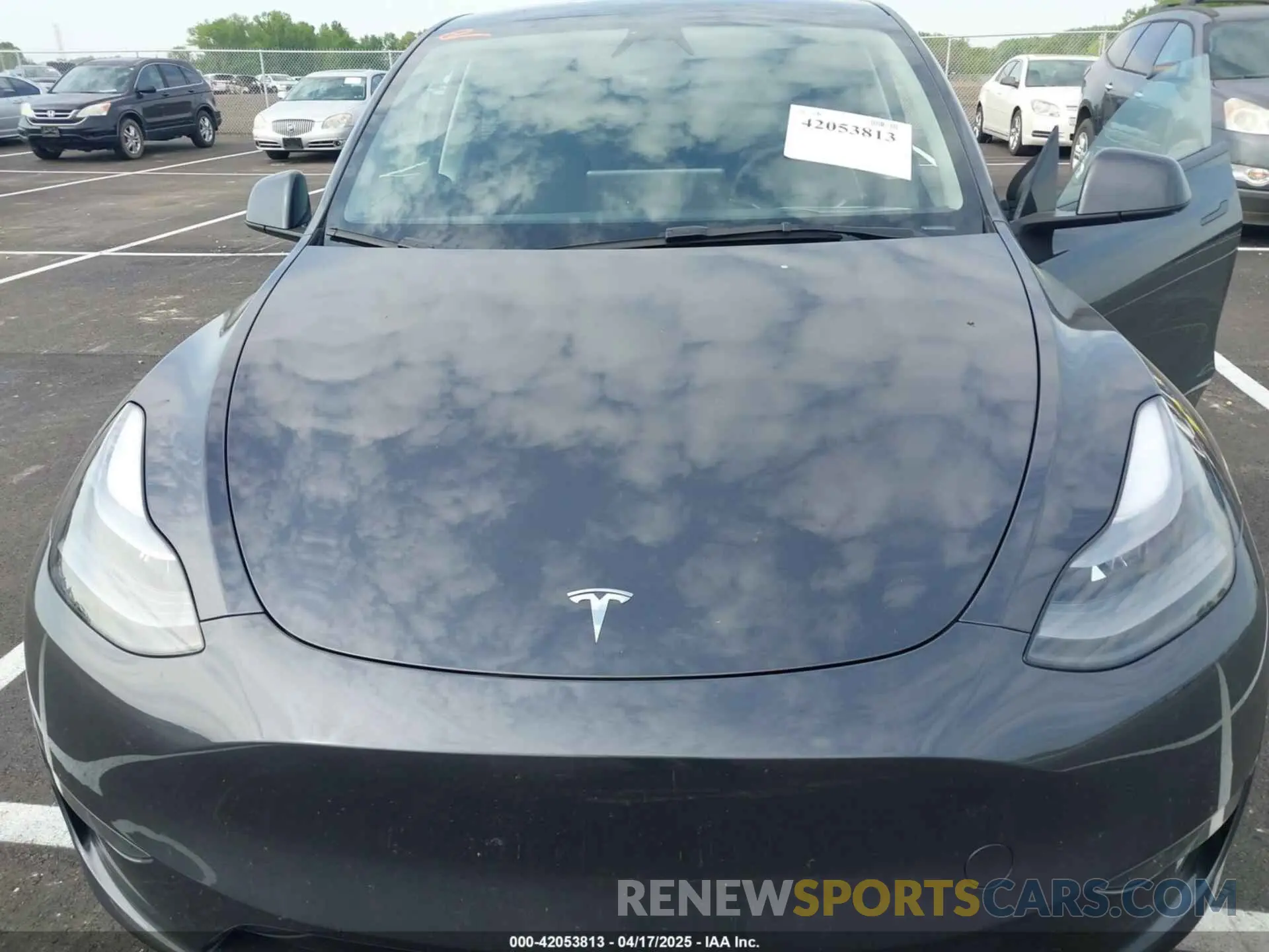 10 Photograph of a damaged car 7SAYGDED0SA354137 TESLA MODEL Y 2025