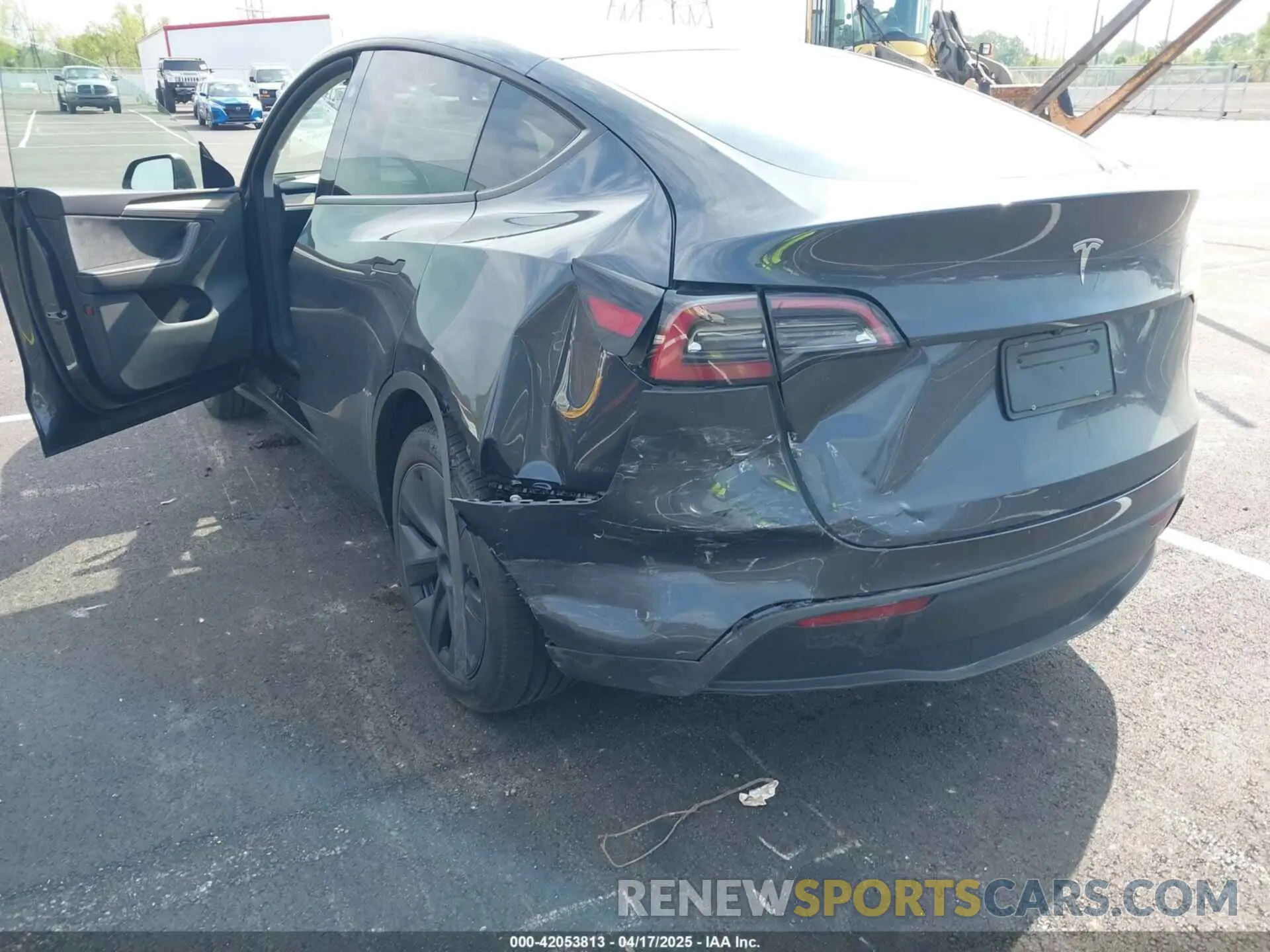6 Photograph of a damaged car 7SAYGDED0SA354137 TESLA MODEL Y 2025