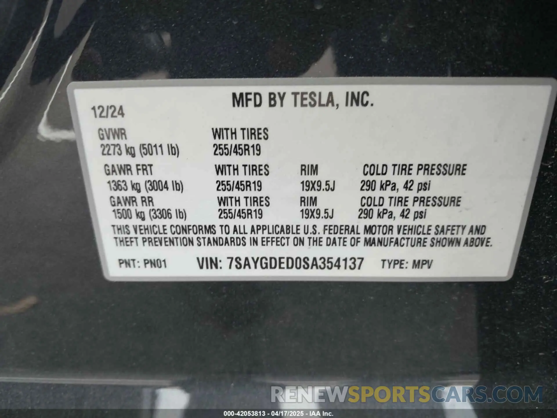 9 Photograph of a damaged car 7SAYGDED0SA354137 TESLA MODEL Y 2025