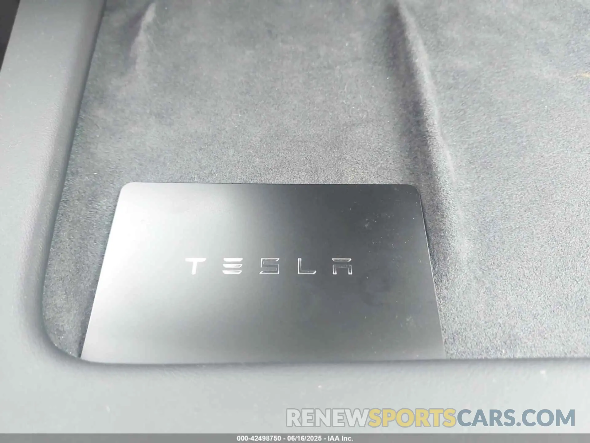 11 Photograph of a damaged car 7SAYGDED0SA356020 TESLA MODEL Y 2025