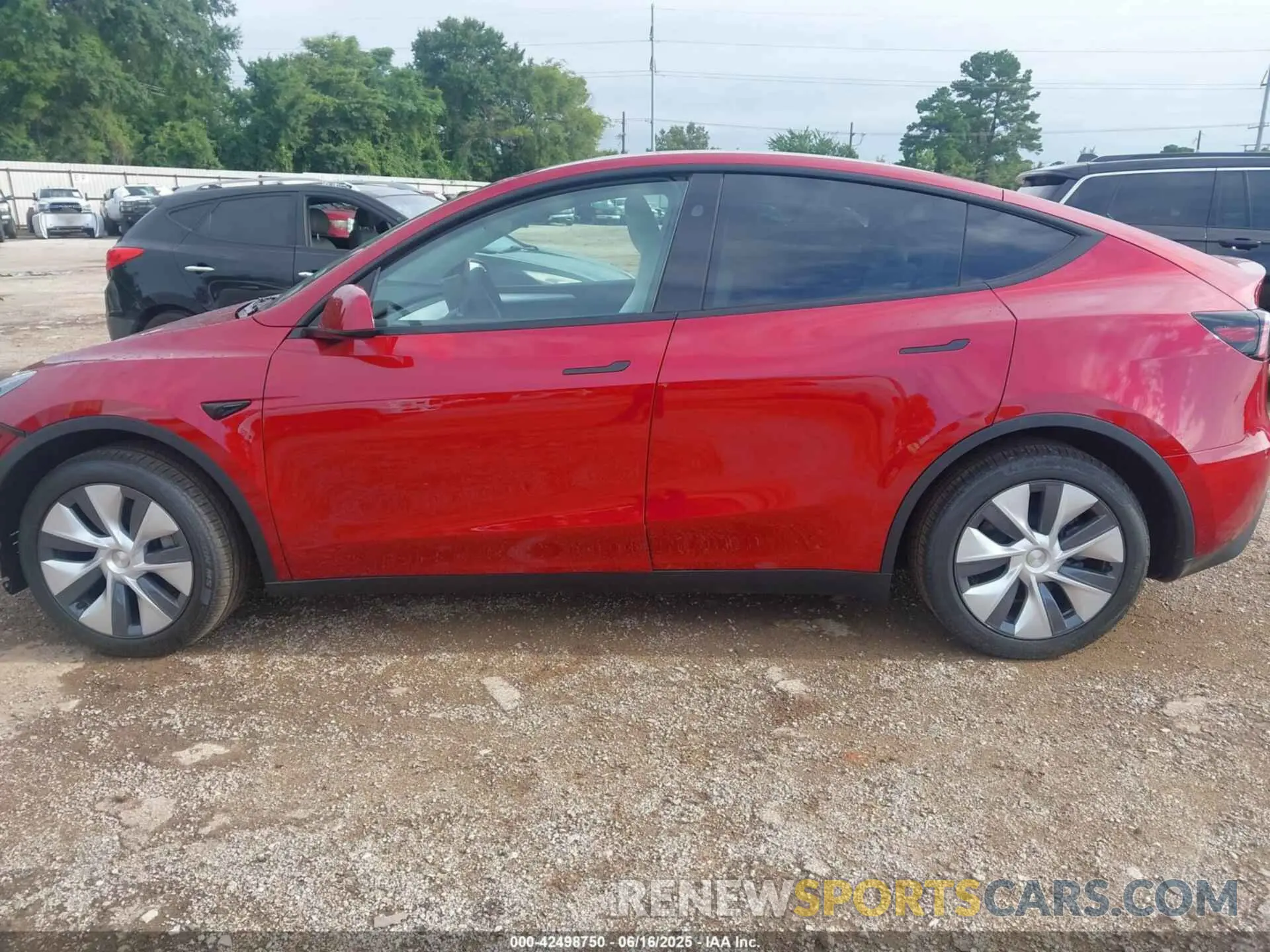 15 Photograph of a damaged car 7SAYGDED0SA356020 TESLA MODEL Y 2025