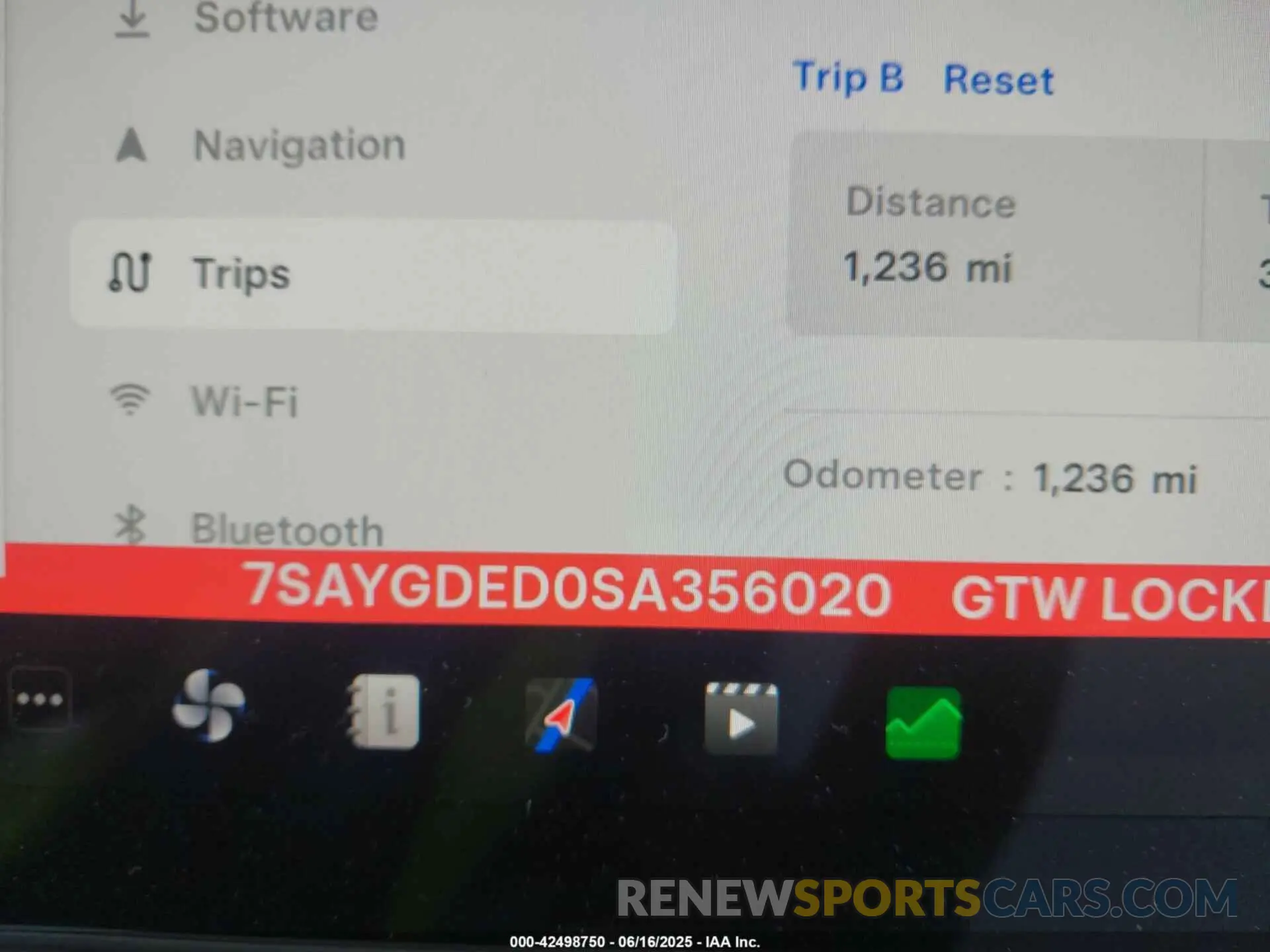 16 Photograph of a damaged car 7SAYGDED0SA356020 TESLA MODEL Y 2025