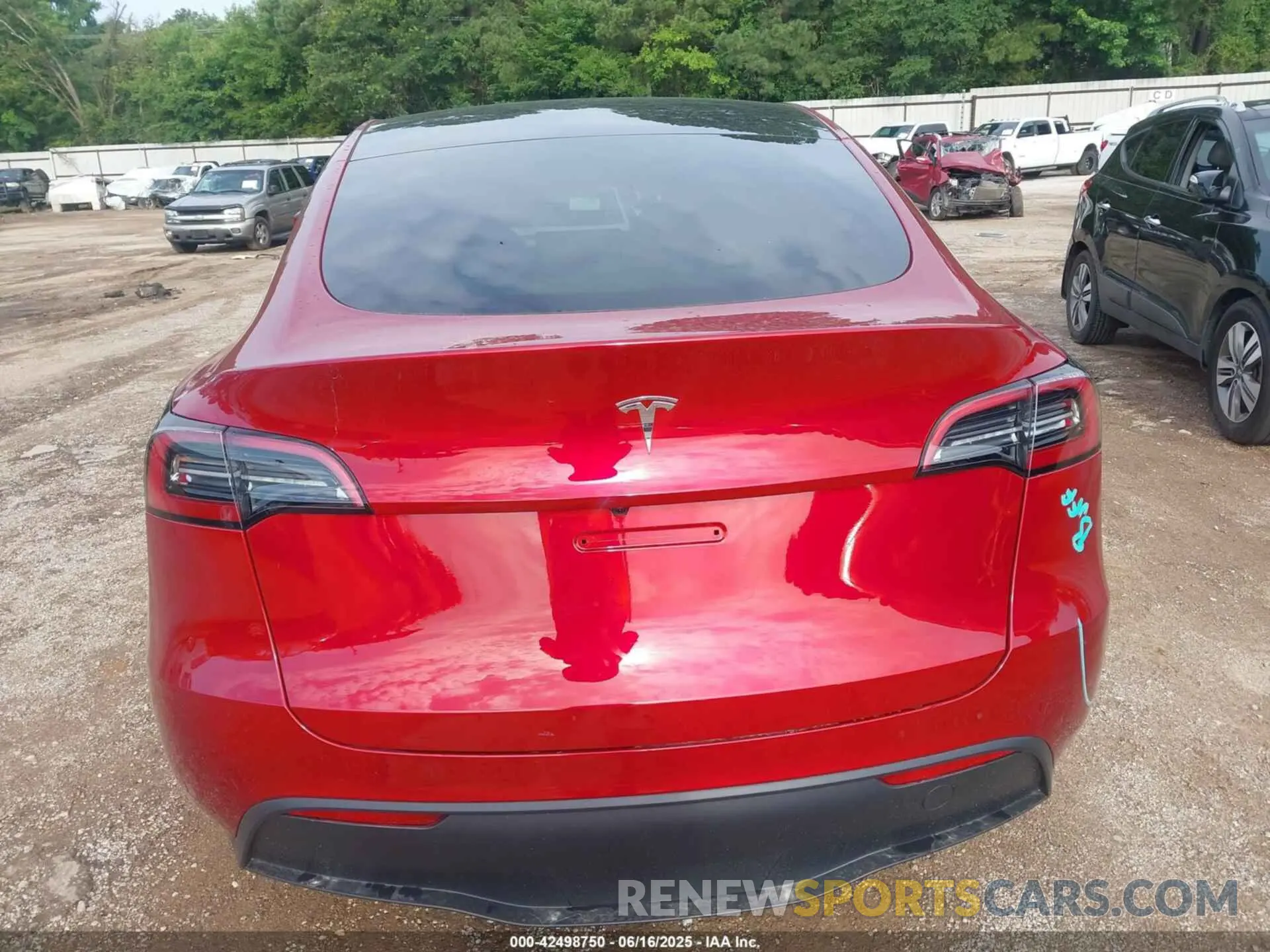 17 Photograph of a damaged car 7SAYGDED0SA356020 TESLA MODEL Y 2025