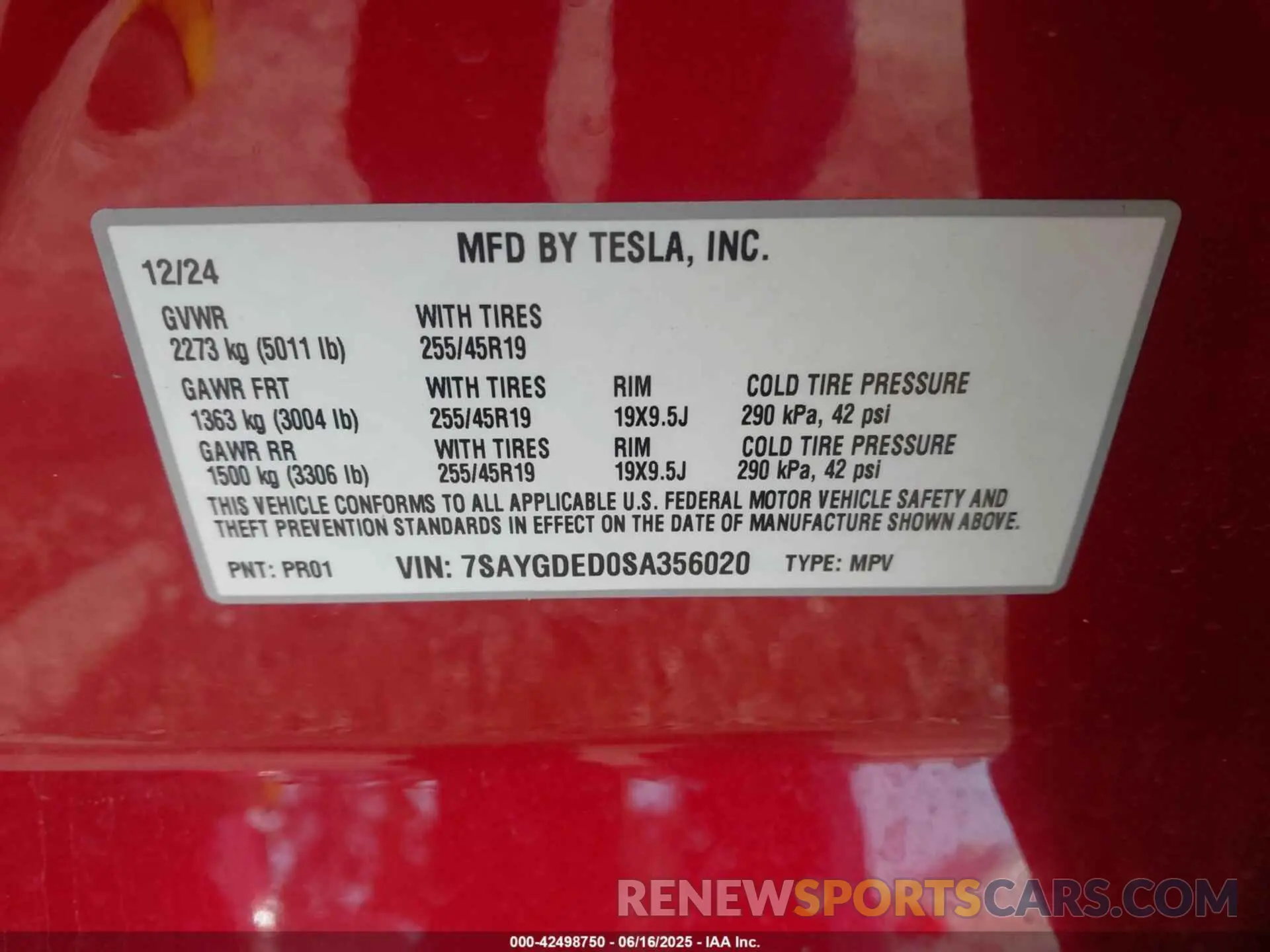 9 Photograph of a damaged car 7SAYGDED0SA356020 TESLA MODEL Y 2025