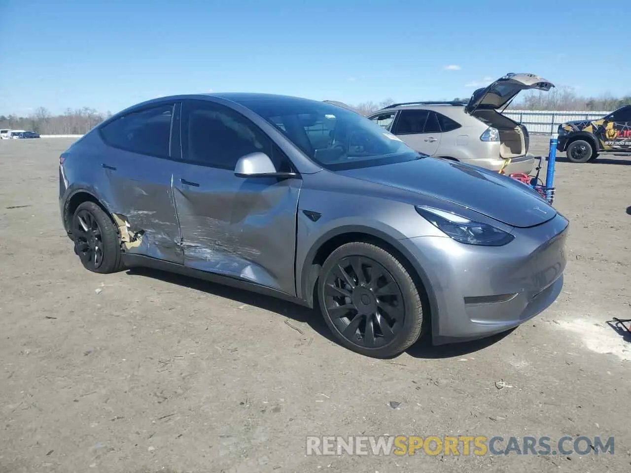 4 Photograph of a damaged car 7SAYGDED0SF247561 TESLA MODEL Y 2025