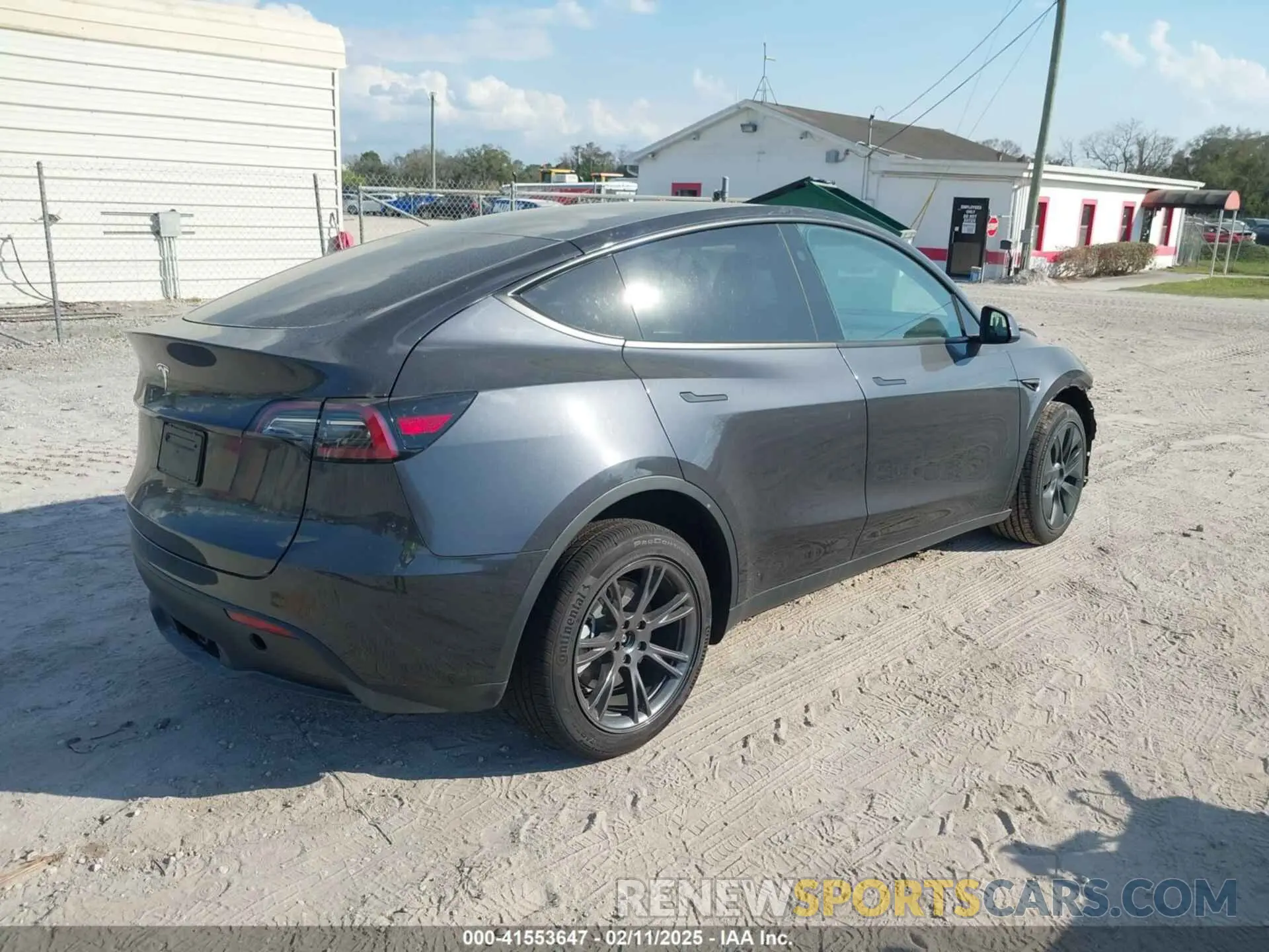 4 Photograph of a damaged car 7SAYGDED0SF248872 TESLA MODEL Y 2025