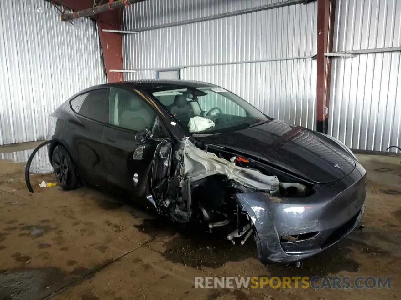 4 Photograph of a damaged car 7SAYGDED0SF262044 TESLA MODEL Y 2025