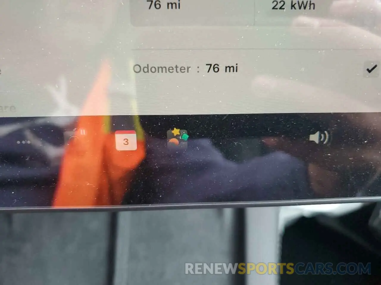 9 Photograph of a damaged car 7SAYGDED0SF262044 TESLA MODEL Y 2025