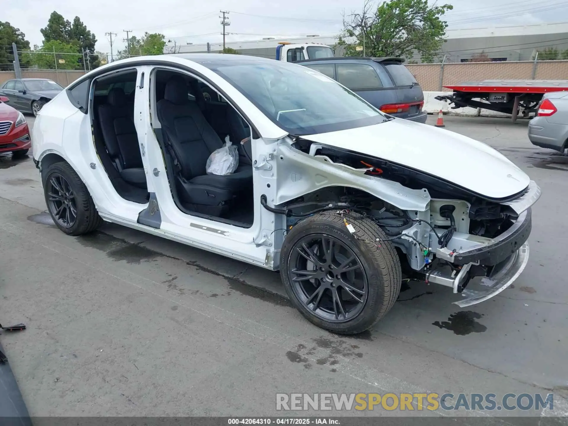 1 Photograph of a damaged car 7SAYGDED0SF281614 TESLA MODEL Y 2025