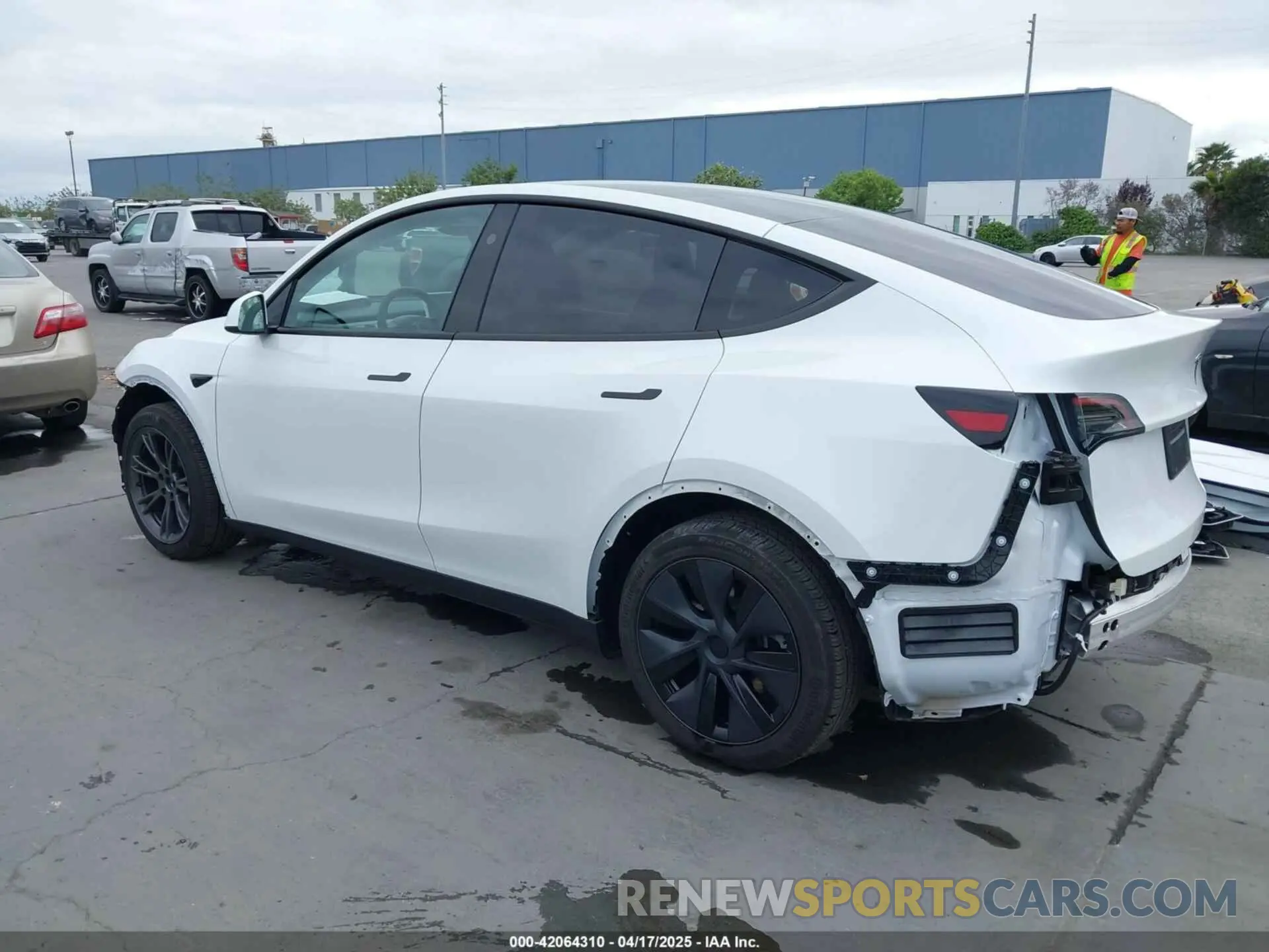 3 Photograph of a damaged car 7SAYGDED0SF281614 TESLA MODEL Y 2025