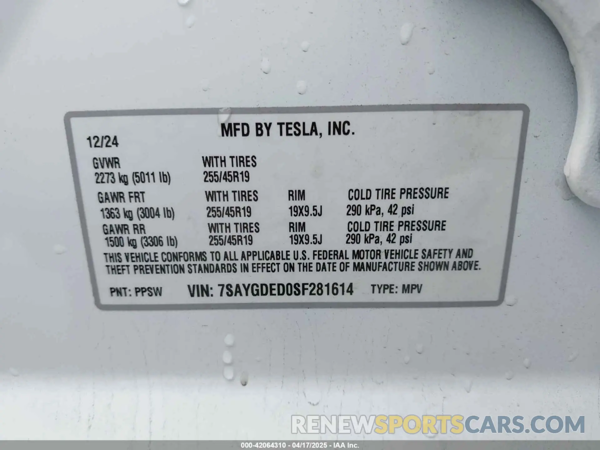 9 Photograph of a damaged car 7SAYGDED0SF281614 TESLA MODEL Y 2025