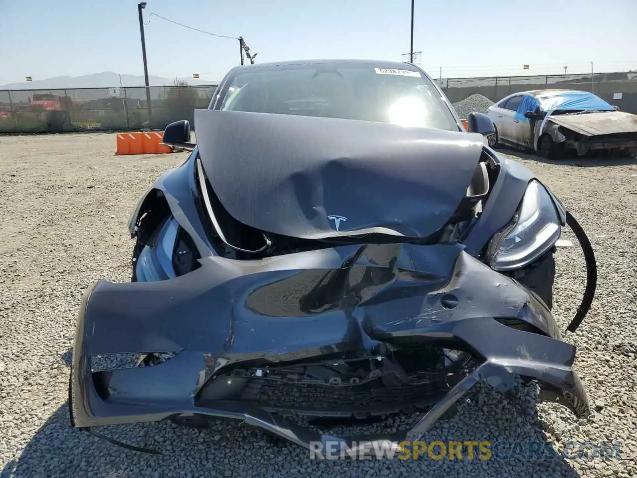 5 Photograph of a damaged car 7SAYGDED0SF317270 TESLA MODEL Y 2025