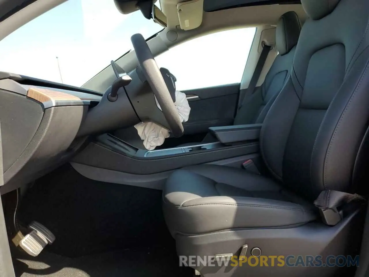 7 Photograph of a damaged car 7SAYGDED0SF317270 TESLA MODEL Y 2025
