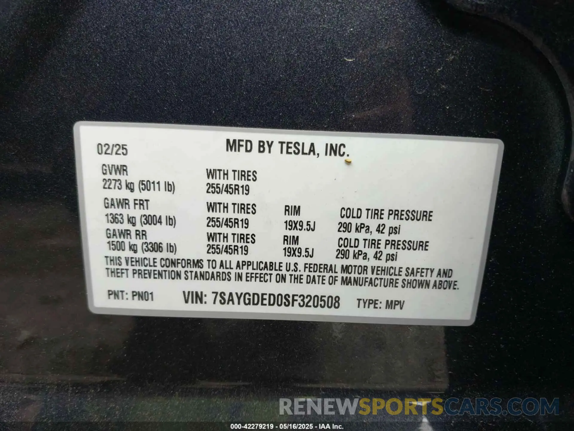 9 Photograph of a damaged car 7SAYGDED0SF320508 TESLA MODEL Y 2025