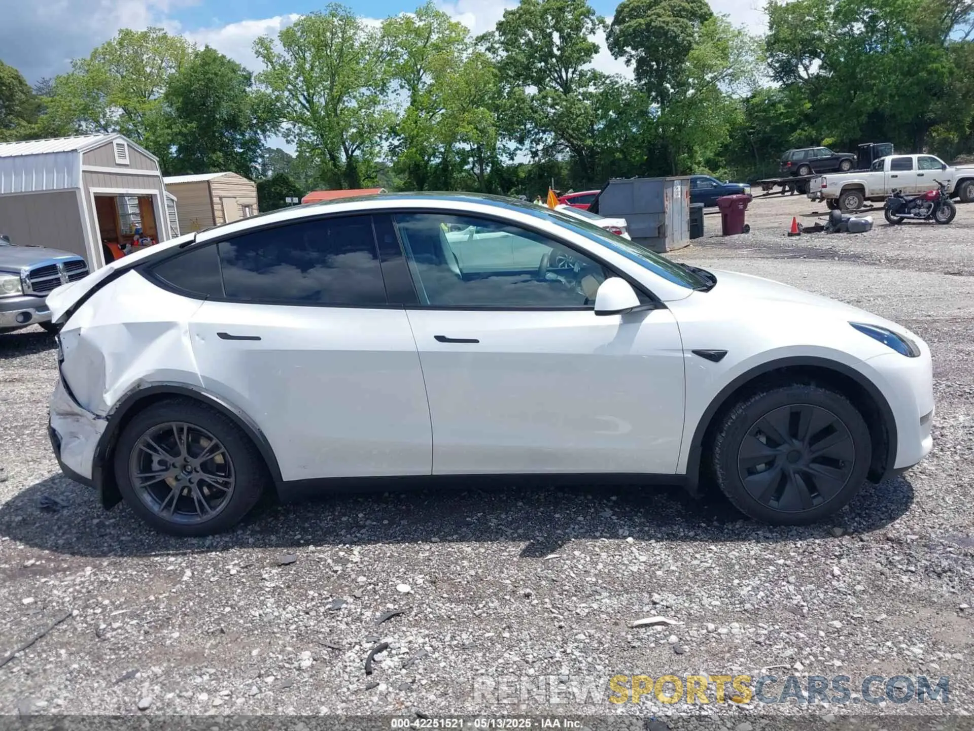 13 Photograph of a damaged car 7SAYGDED1SA348492 TESLA MODEL Y 2025