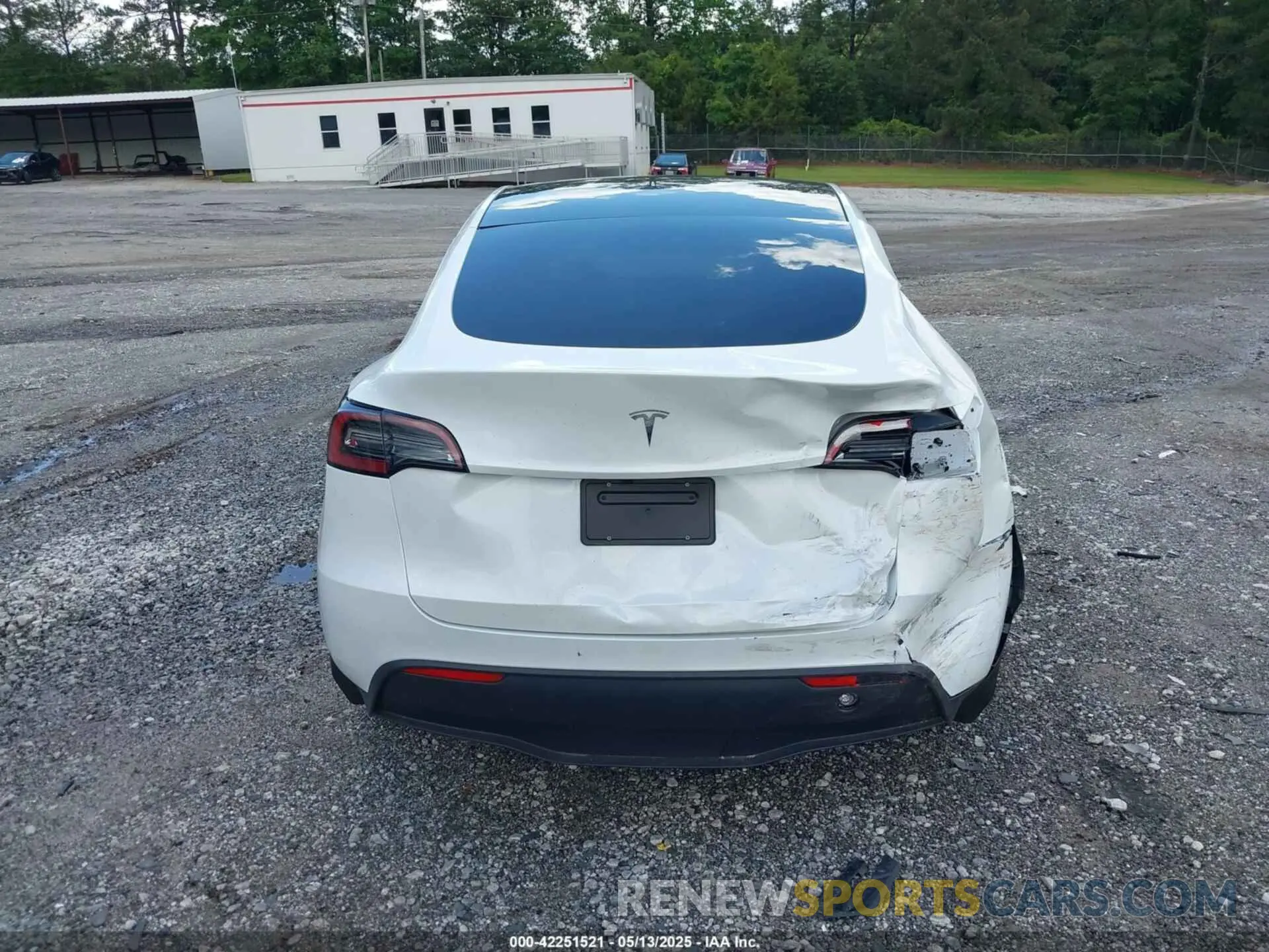 16 Photograph of a damaged car 7SAYGDED1SA348492 TESLA MODEL Y 2025