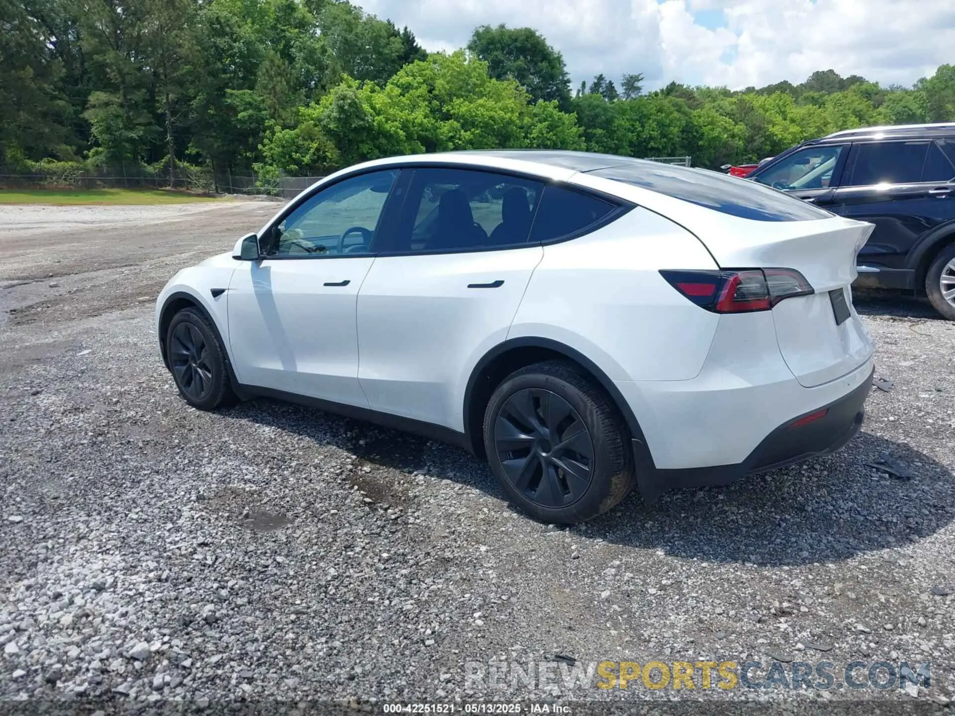 3 Photograph of a damaged car 7SAYGDED1SA348492 TESLA MODEL Y 2025