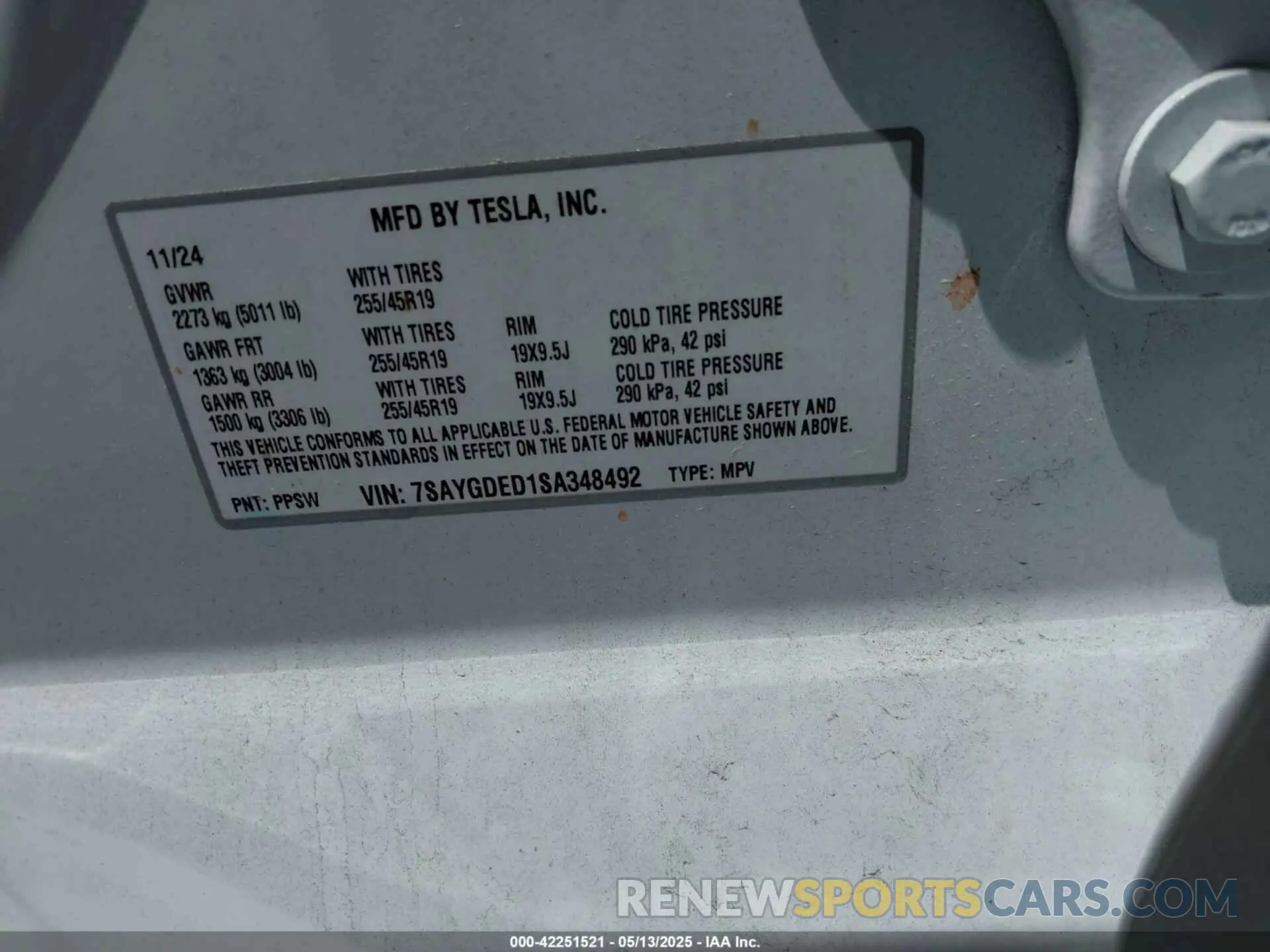 9 Photograph of a damaged car 7SAYGDED1SA348492 TESLA MODEL Y 2025