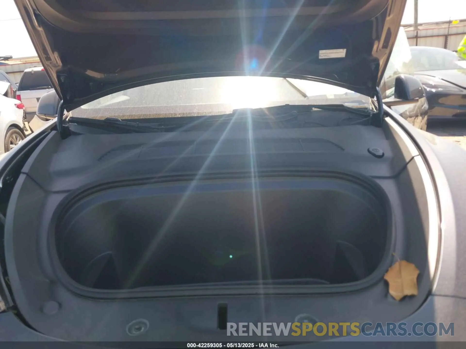 10 Photograph of a damaged car 7SAYGDED1SA357841 TESLA MODEL Y 2025