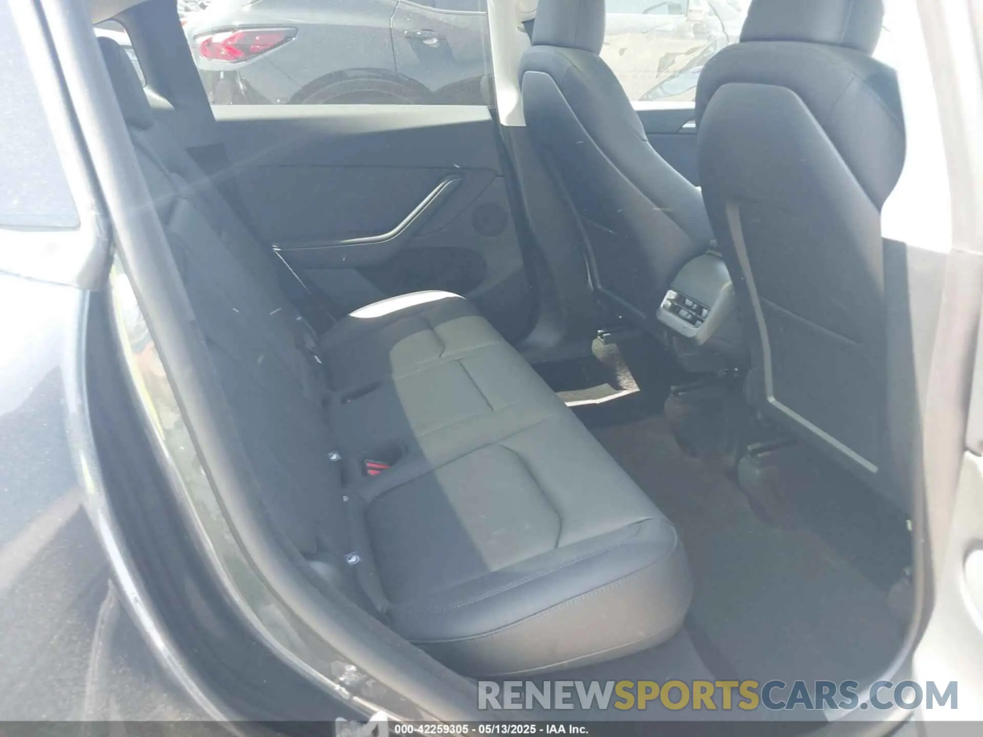 8 Photograph of a damaged car 7SAYGDED1SA357841 TESLA MODEL Y 2025