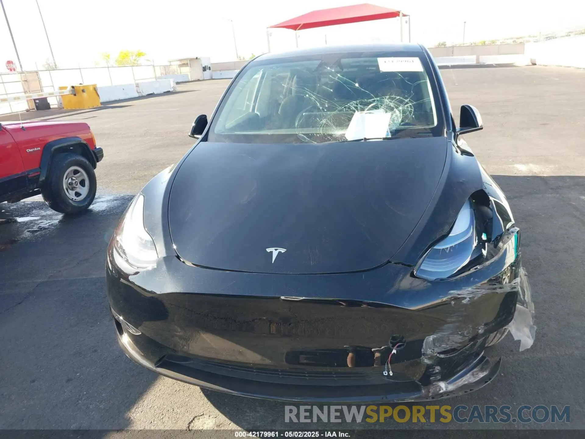 6 Photograph of a damaged car 7SAYGDED1SF217131 TESLA MODEL Y 2025