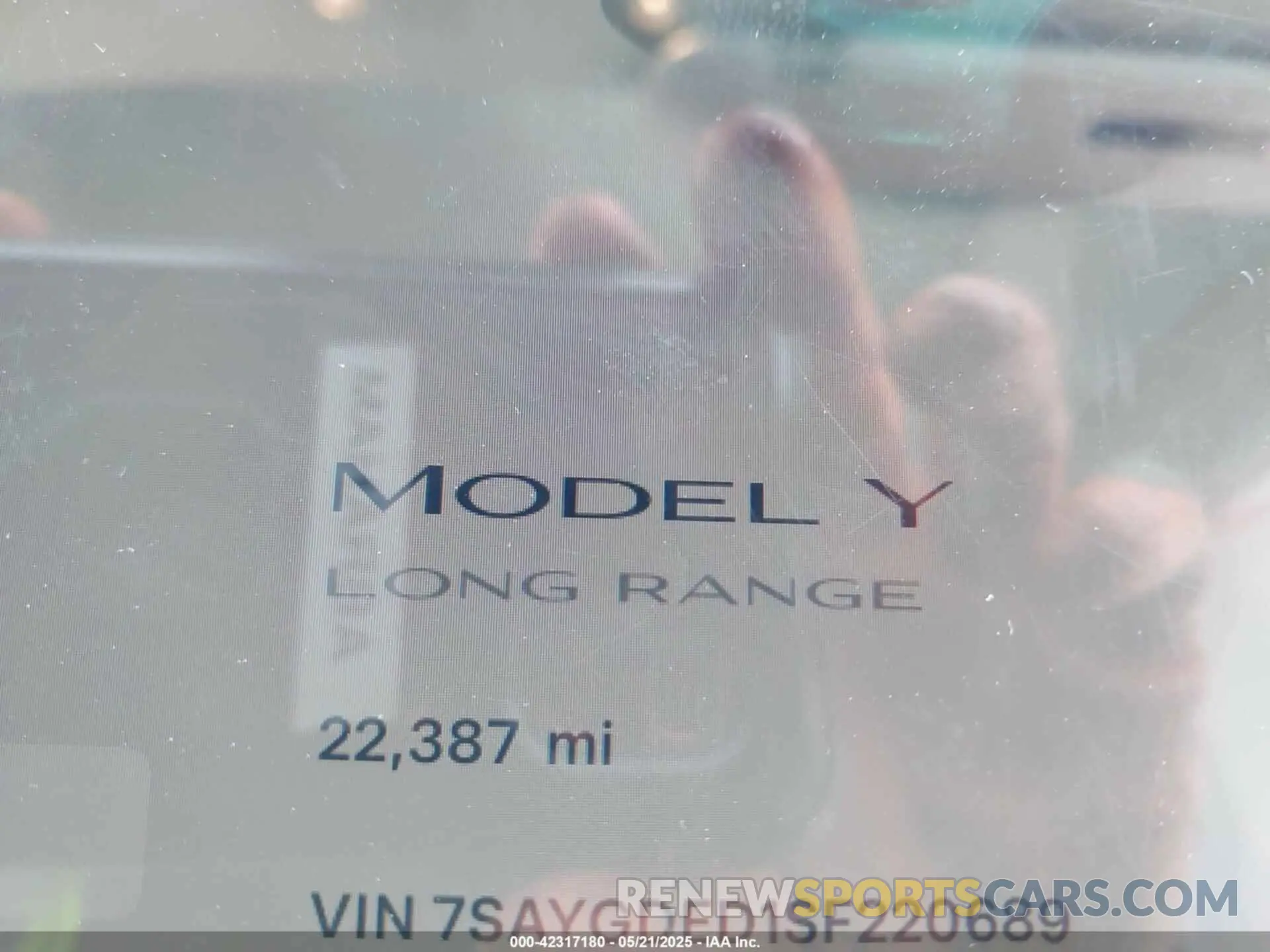 7 Photograph of a damaged car 7SAYGDED1SF220689 TESLA MODEL Y 2025