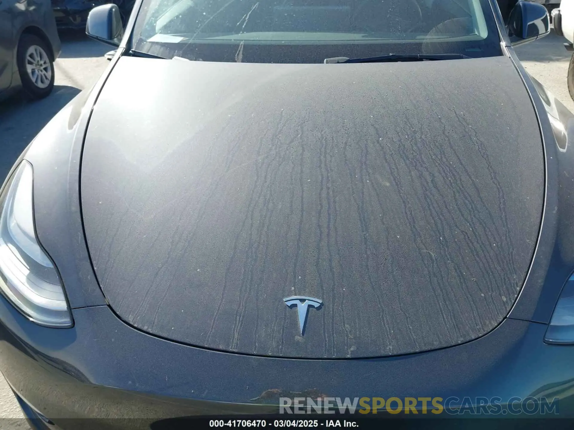 10 Photograph of a damaged car 7SAYGDED2SF228414 TESLA MODEL Y 2025