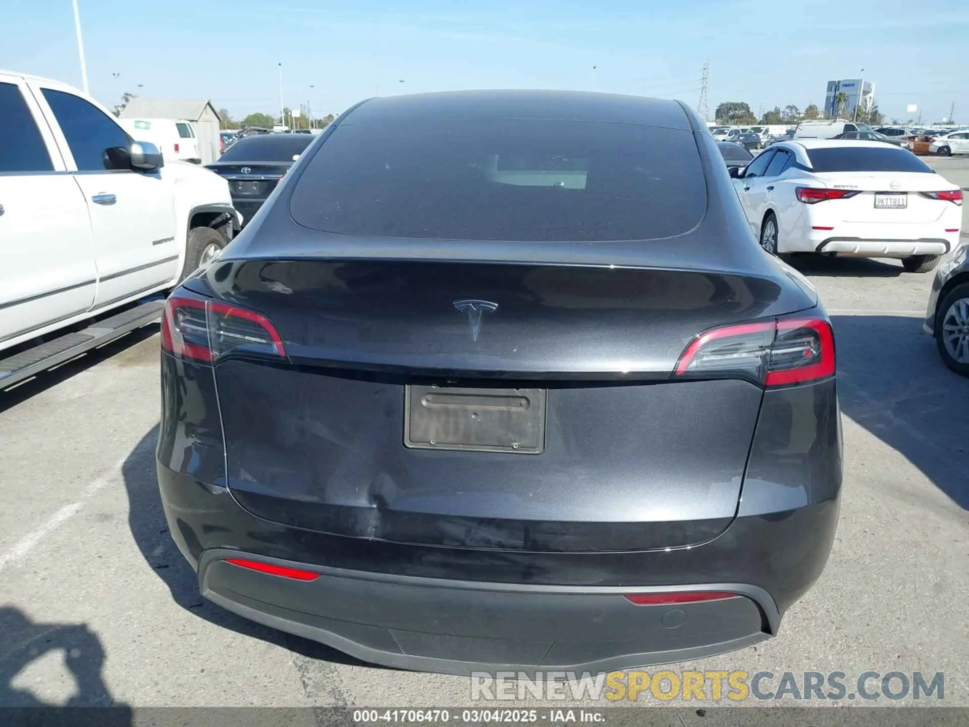 15 Photograph of a damaged car 7SAYGDED2SF228414 TESLA MODEL Y 2025