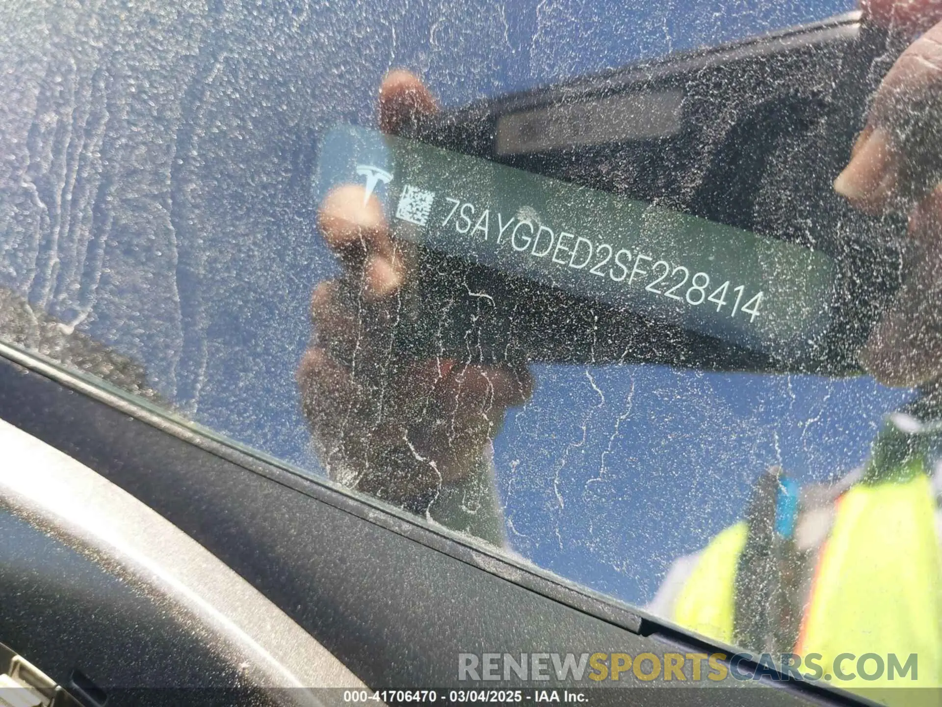 9 Photograph of a damaged car 7SAYGDED2SF228414 TESLA MODEL Y 2025