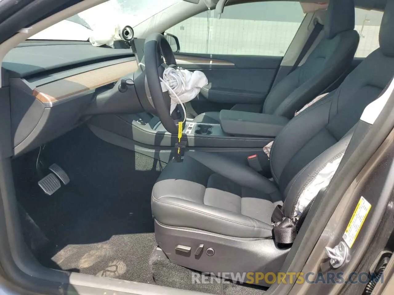 7 Photograph of a damaged car 7SAYGDED2SF239140 TESLA MODEL Y 2025