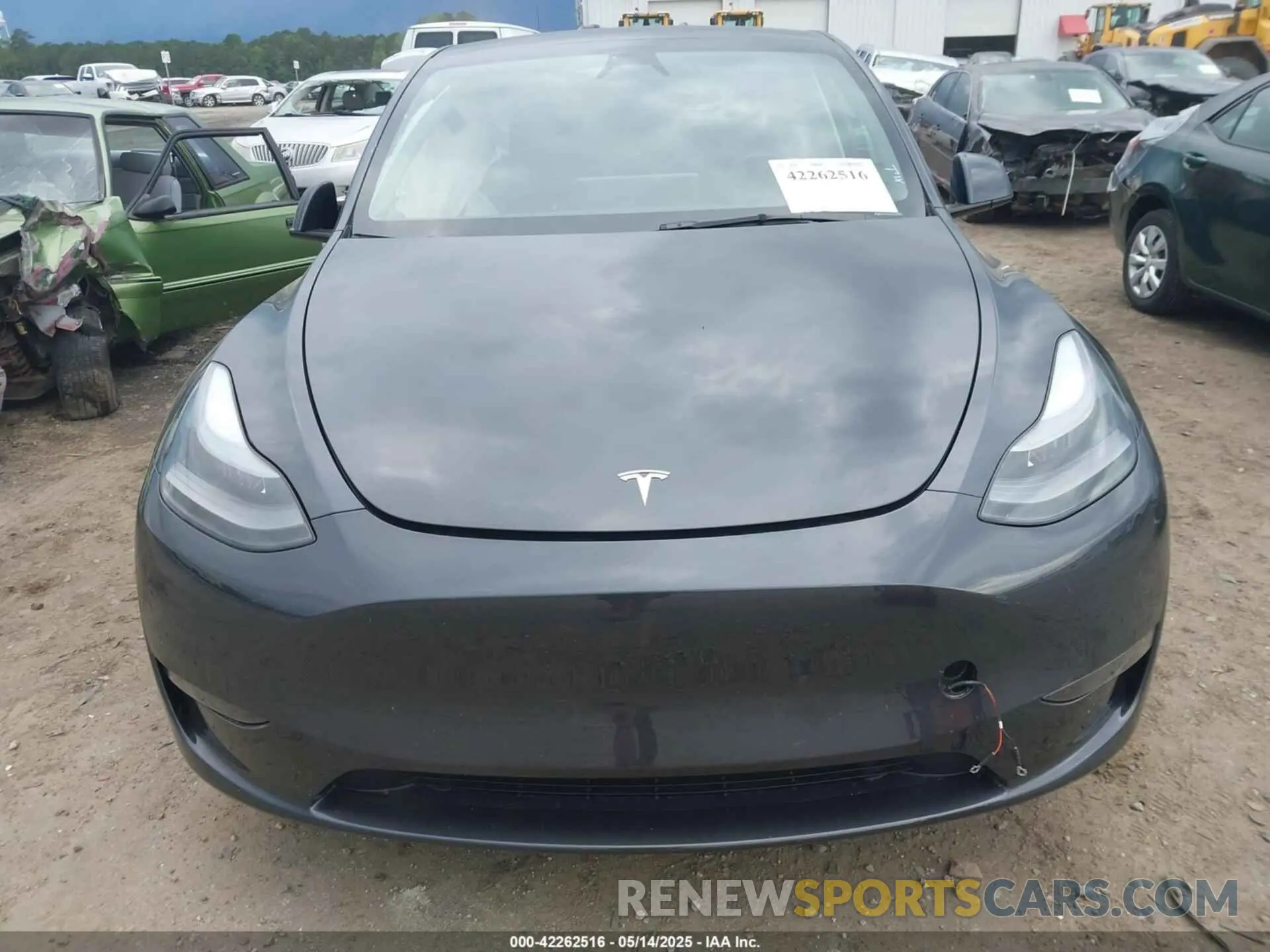 12 Photograph of a damaged car 7SAYGDED3SA338398 TESLA MODEL Y 2025