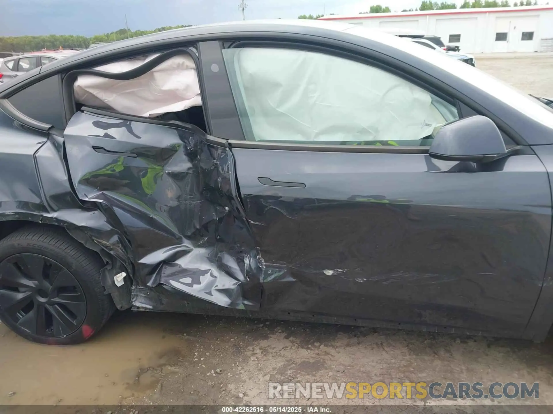 13 Photograph of a damaged car 7SAYGDED3SA338398 TESLA MODEL Y 2025