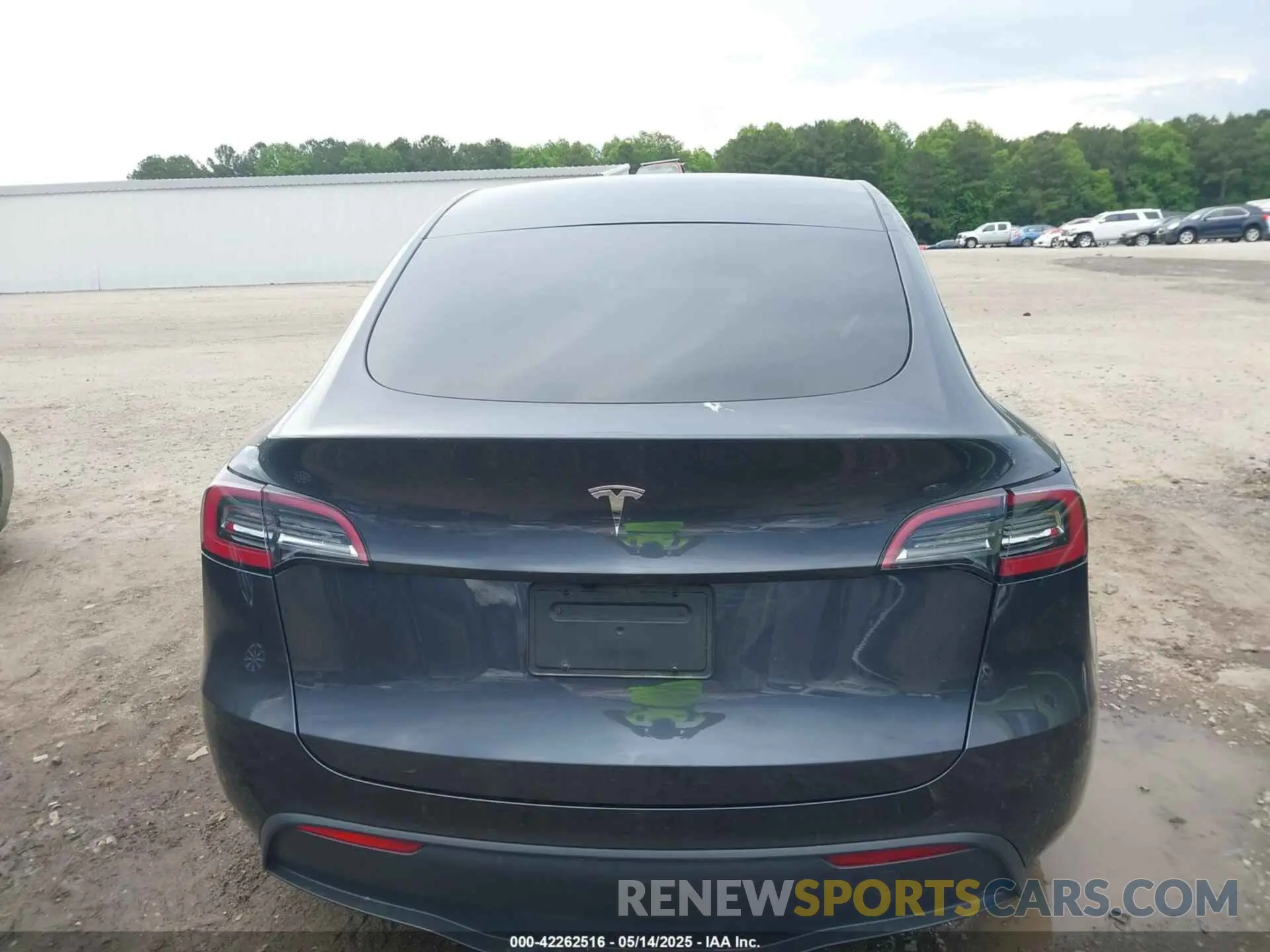 16 Photograph of a damaged car 7SAYGDED3SA338398 TESLA MODEL Y 2025