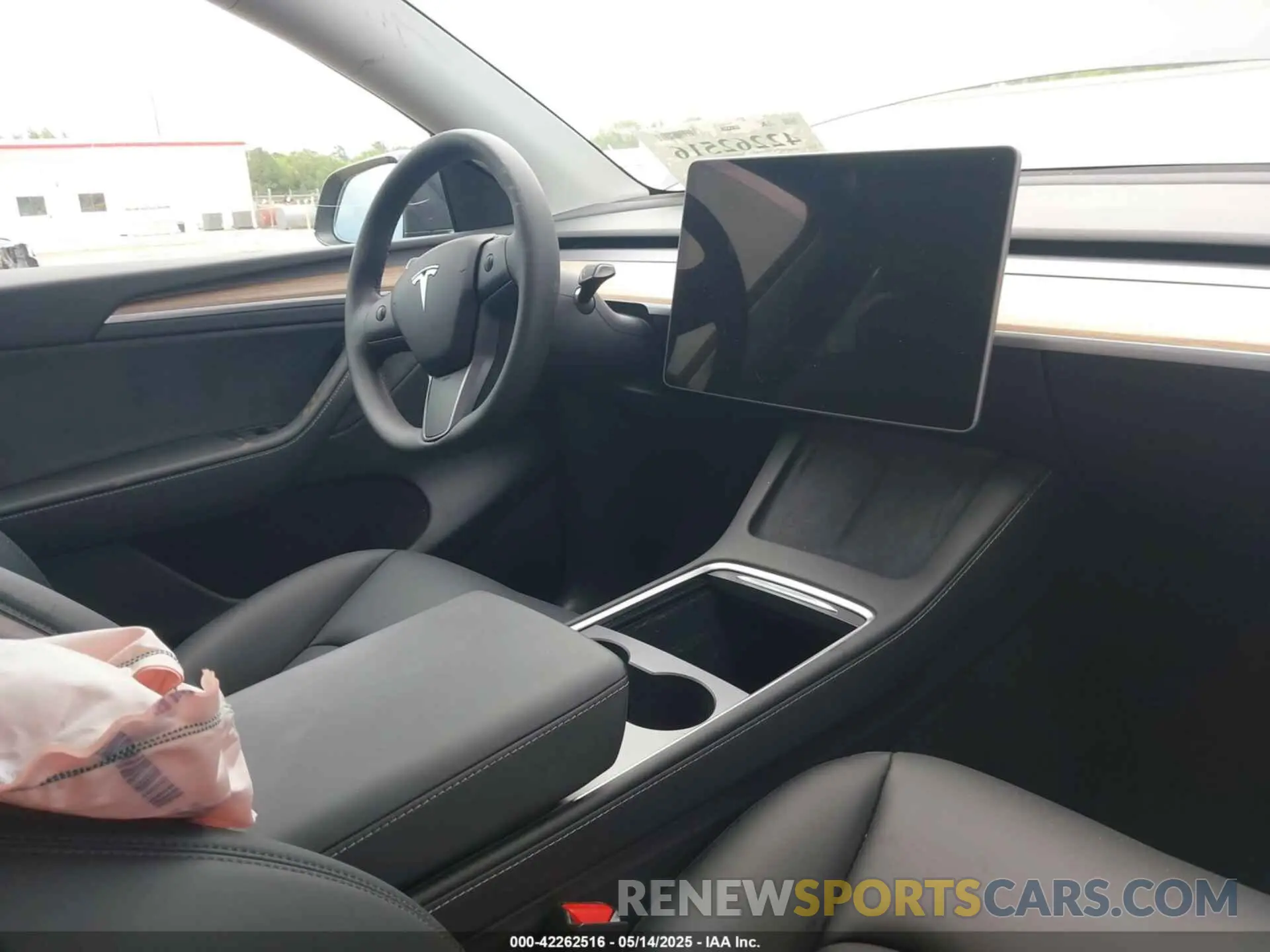 5 Photograph of a damaged car 7SAYGDED3SA338398 TESLA MODEL Y 2025