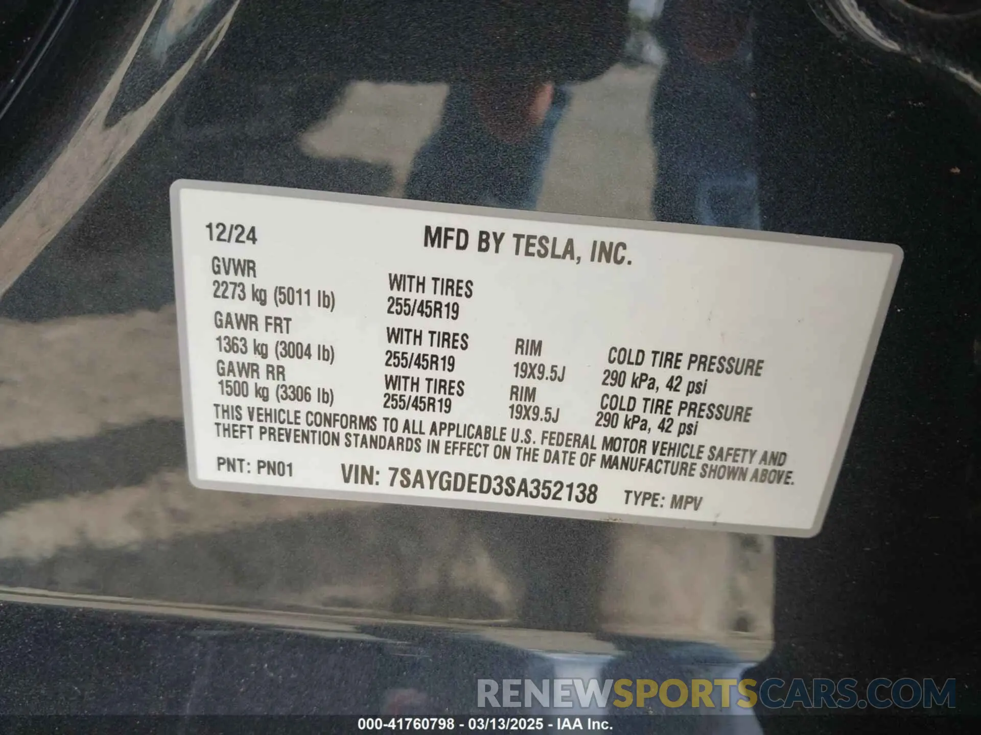 9 Photograph of a damaged car 7SAYGDED3SA352138 TESLA MODEL Y 2025