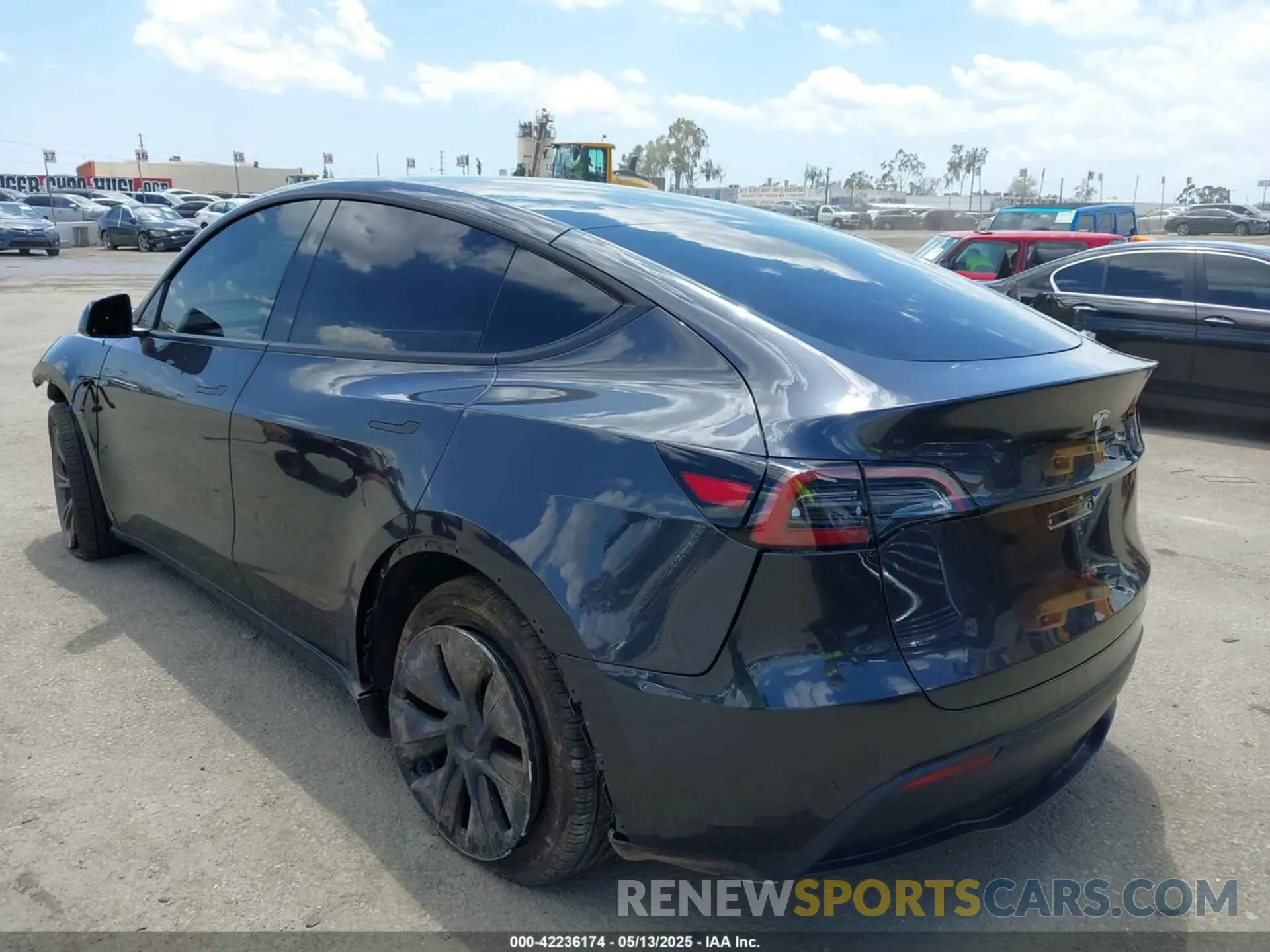 3 Photograph of a damaged car 7SAYGDED3SF266685 TESLA MODEL Y 2025