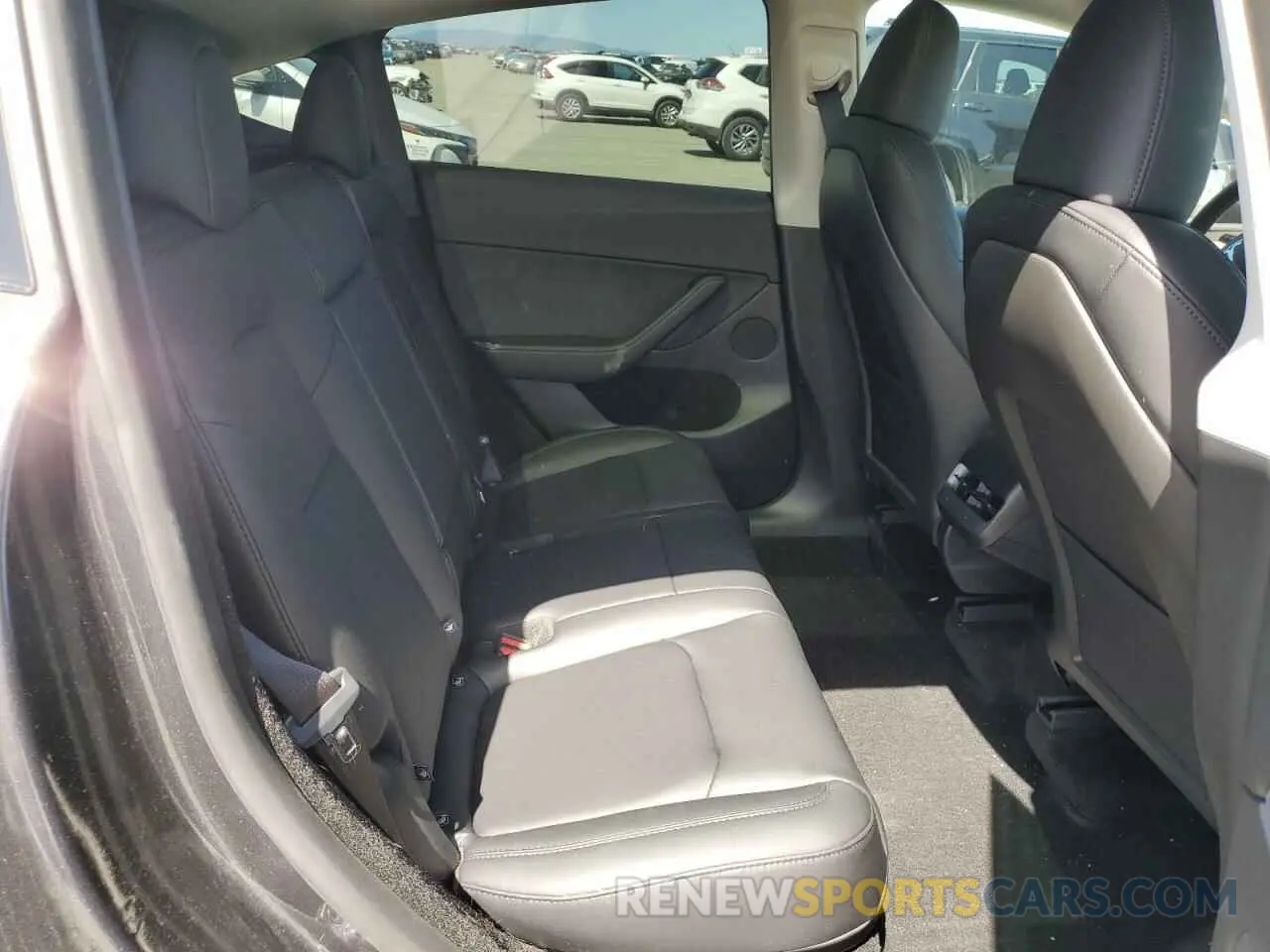 10 Photograph of a damaged car 7SAYGDED4SF240354 TESLA MODEL Y 2025