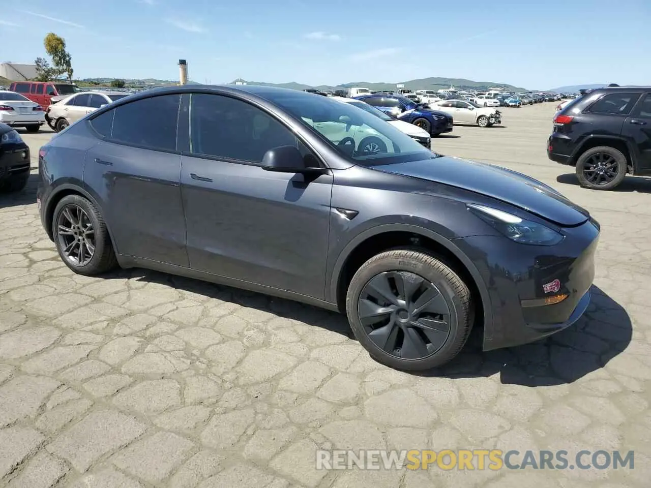 4 Photograph of a damaged car 7SAYGDED4SF240354 TESLA MODEL Y 2025