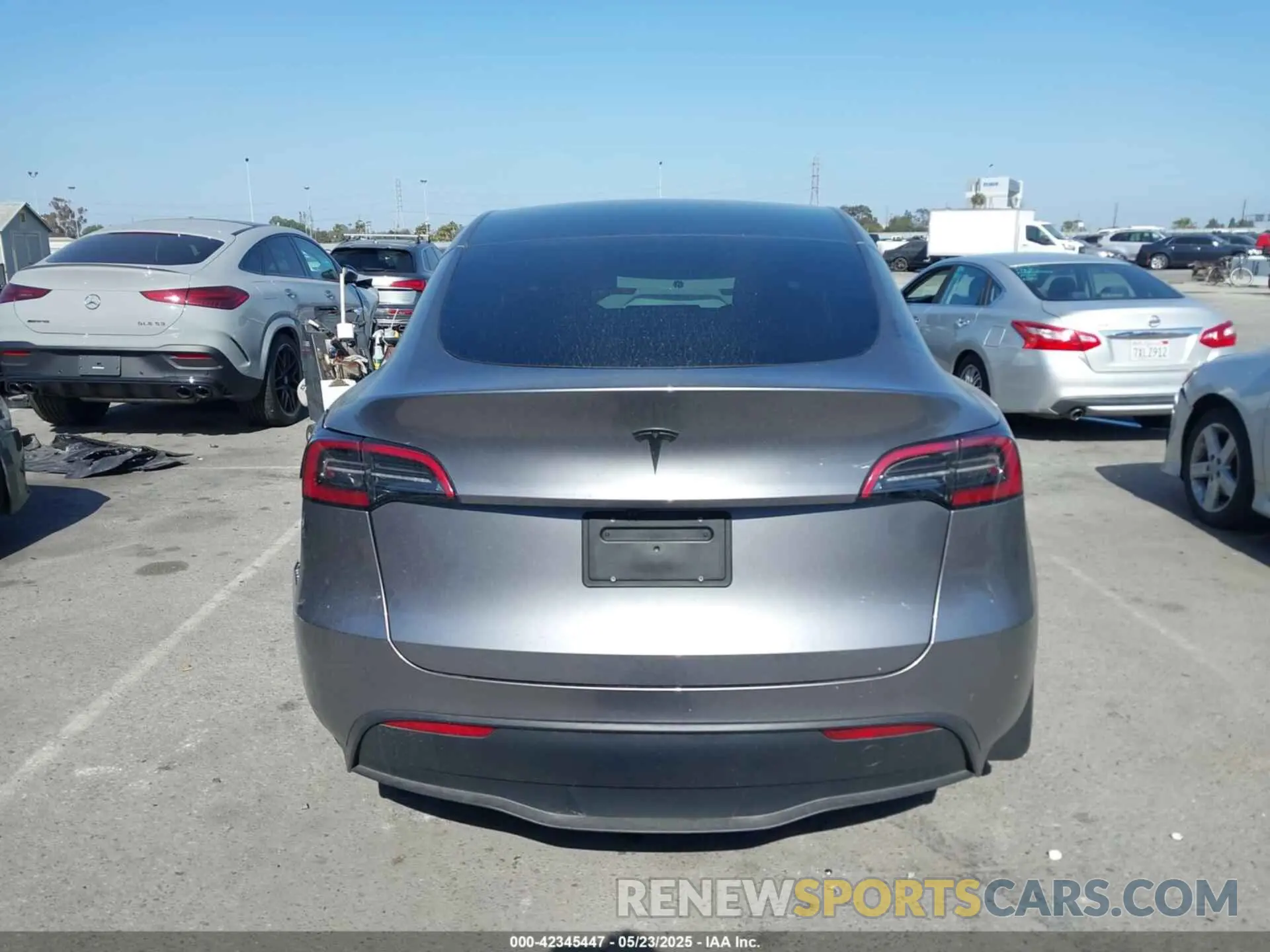 15 Photograph of a damaged car 7SAYGDED4SF319152 TESLA MODEL Y 2025